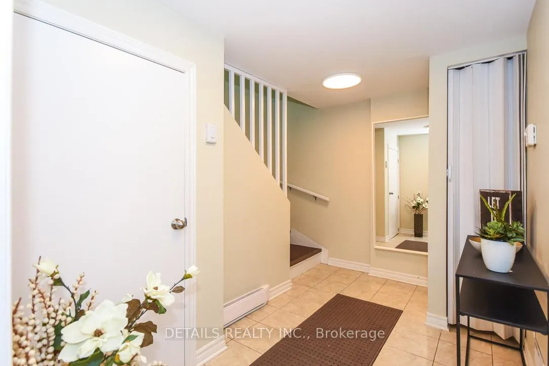 Photo 3 of 970 Shamir Avenue, Ottawa, Elmvale Acres/Urbandale — HOMEH