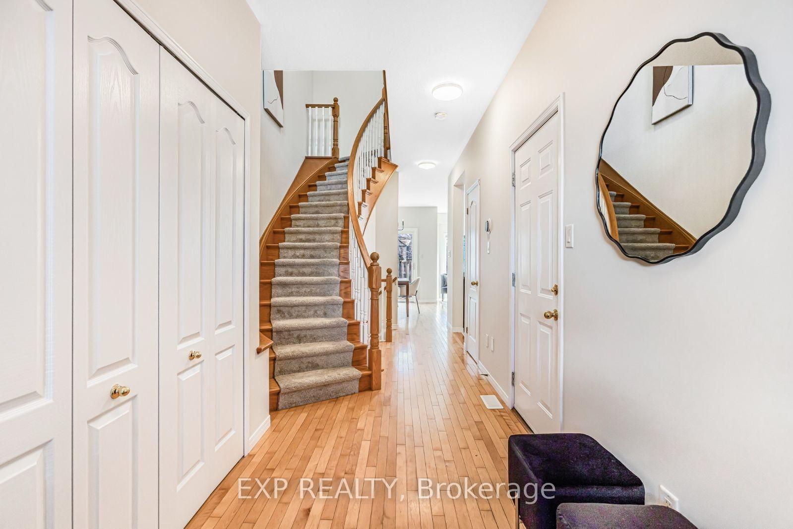 Photo 2 of Unit 10, 81 Valridge Drive, Hamilton, Ancaster — HOMEH