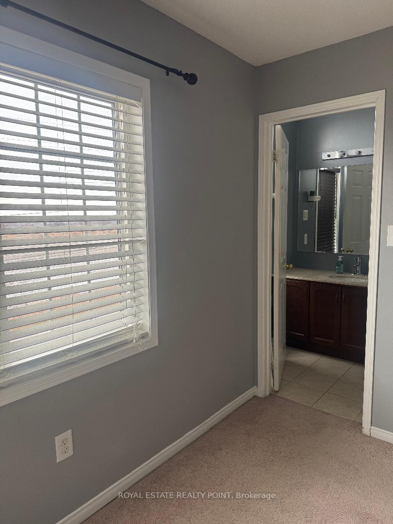 Photo 5 of 940 Audley Road N, Ajax, Central East — HOMEH