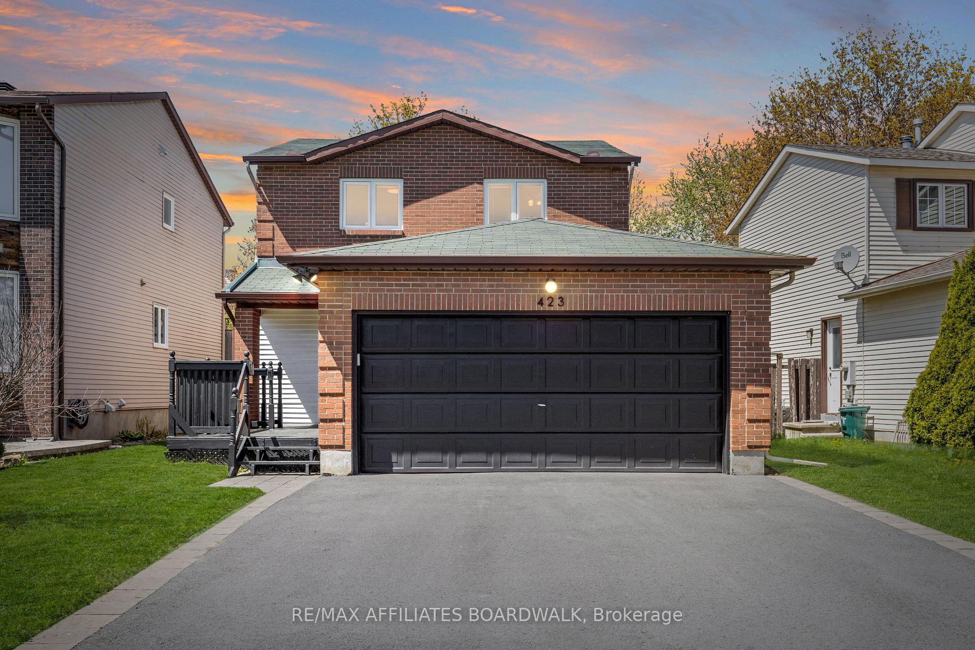 Photo 4 of 423 Viewmount Drive, Ottawa, Borden Farm/Stewart Farm/Carleton Heights/Parkwood Hills — HOMEH