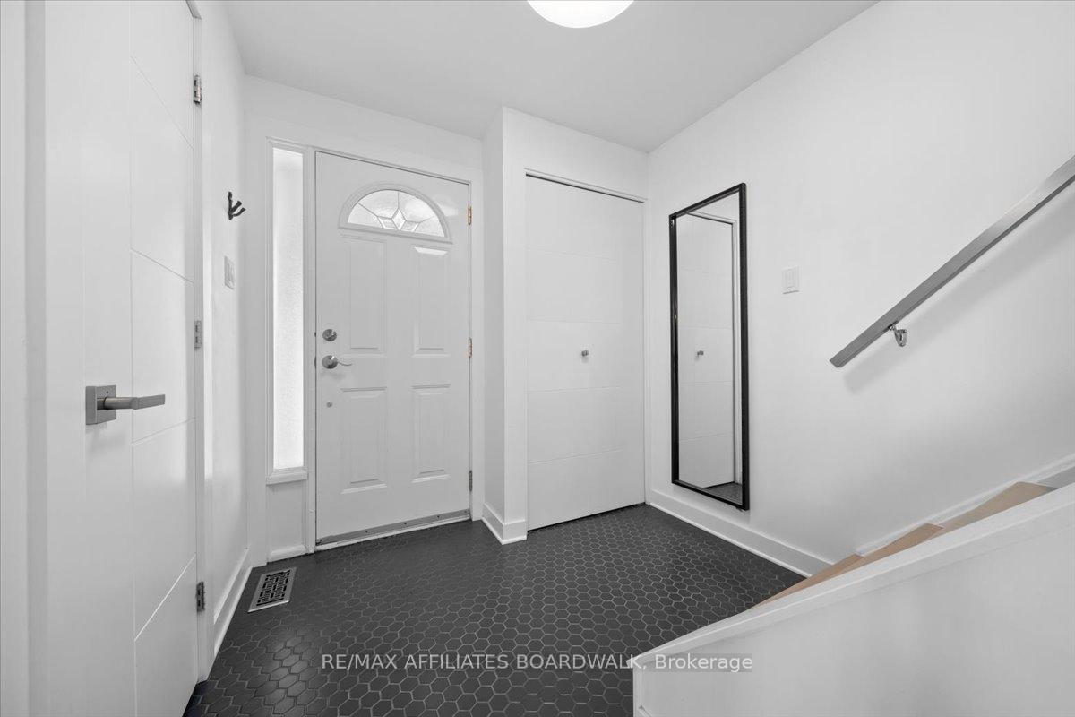 Photo 6 of 423 Viewmount Drive, Ottawa, Borden Farm/Stewart Farm/Carleton Heights/Parkwood Hills — HOMEH