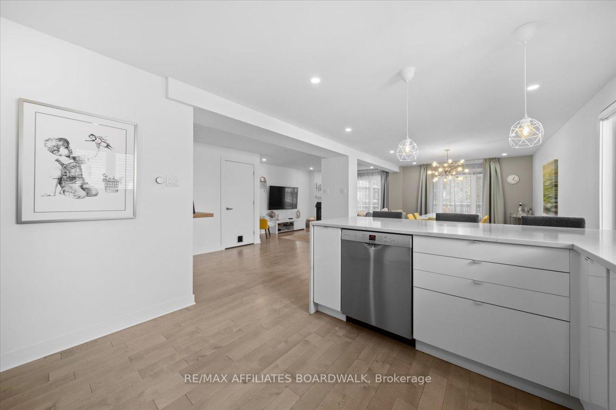 Photo 21 of 423 Viewmount Drive, Ottawa, Borden Farm/Stewart Farm/Carleton Heights/Parkwood Hills — HOMEH