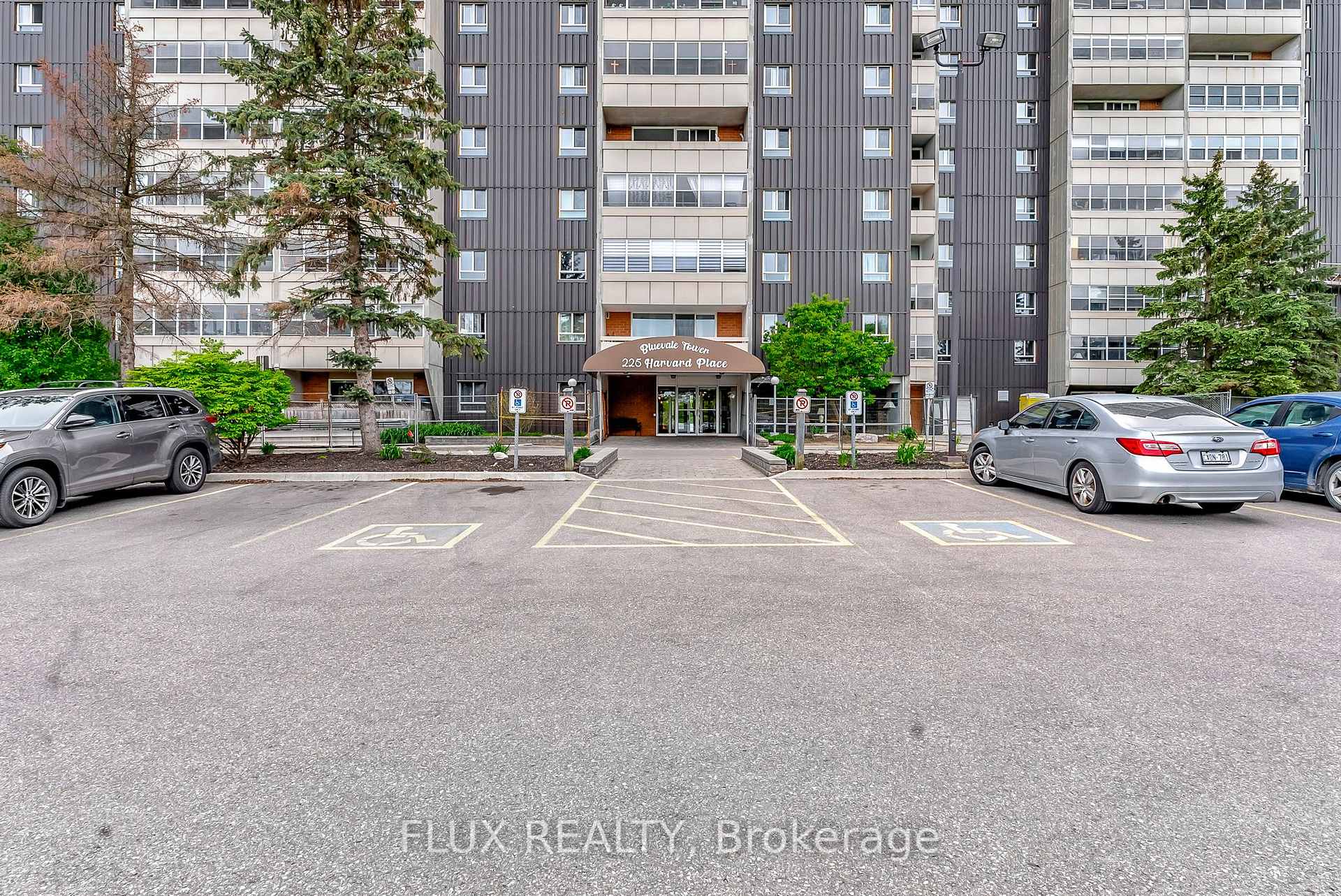 Photo 2 of Unit 712, 225 Harvard Place, Waterloo — HOMEH