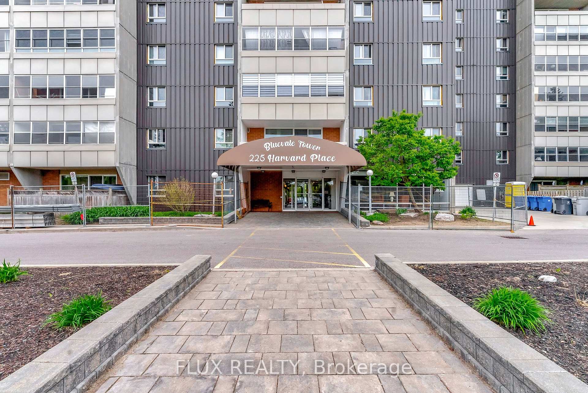 Photo 3 of Unit 712, 225 Harvard Place, Waterloo — HOMEH