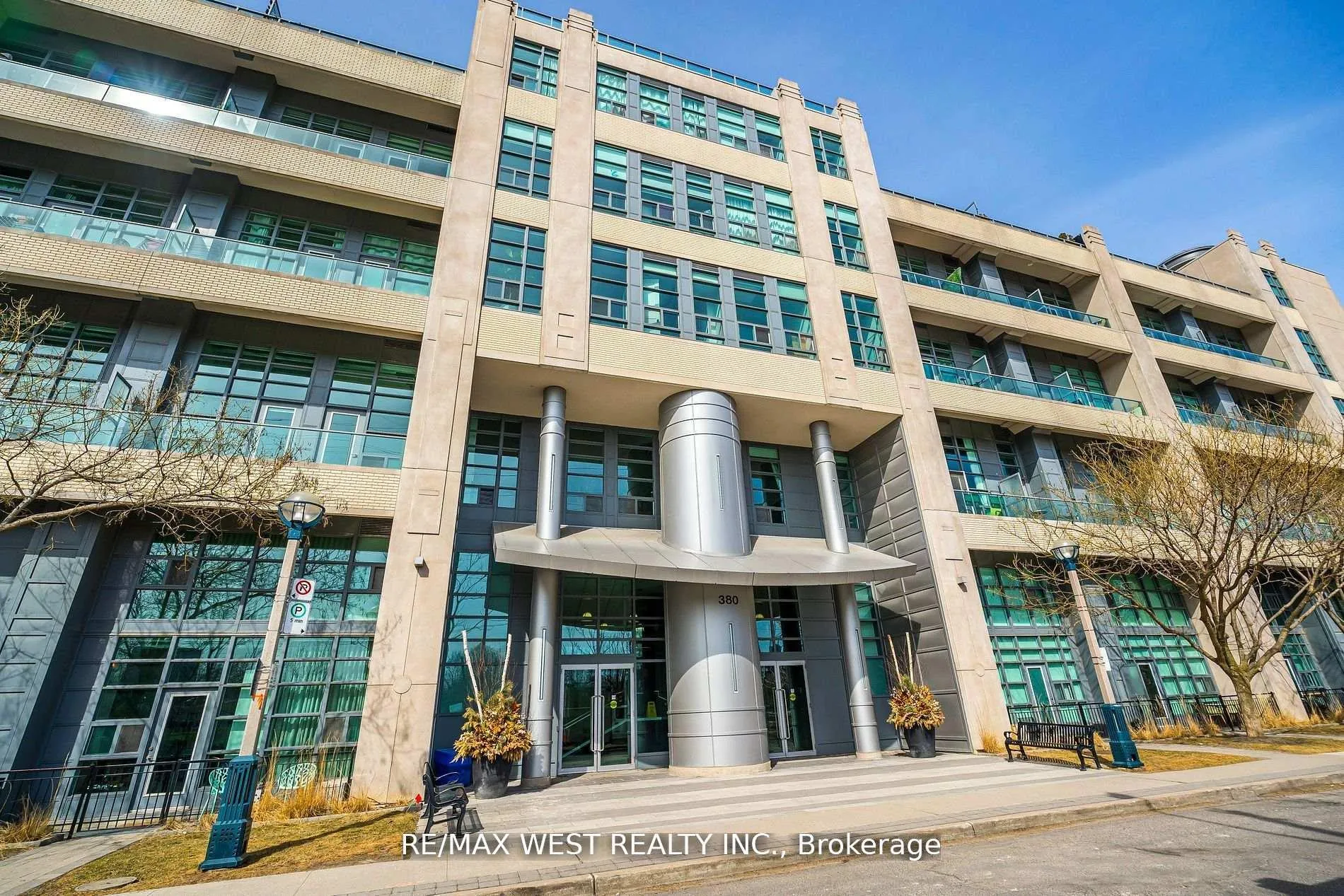 Photo 1 of Unit 333, 380 Macpherson Avenue, Toronto, Casa Loma — HOMEH