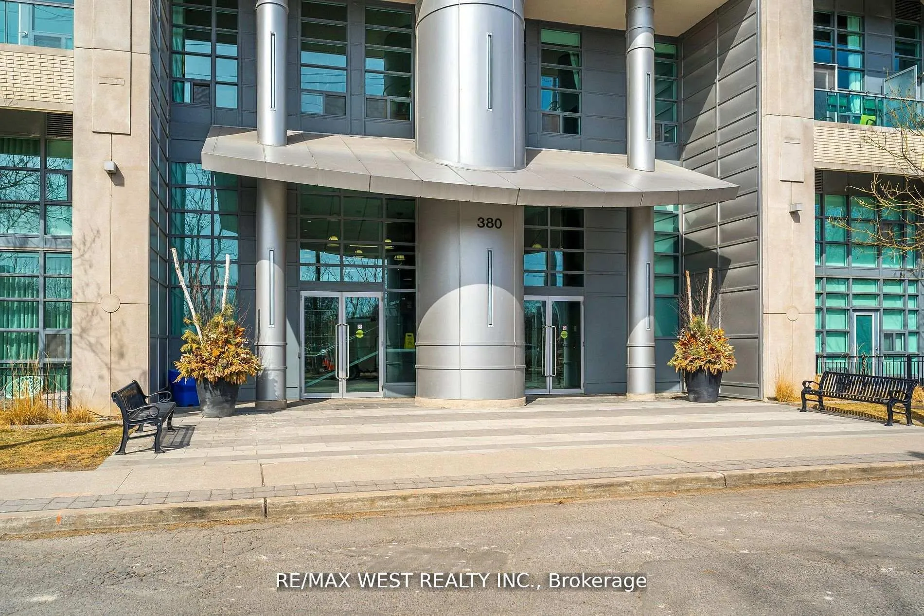 Photo 2 of Unit 333, 380 Macpherson Avenue, Toronto, Casa Loma — HOMEH