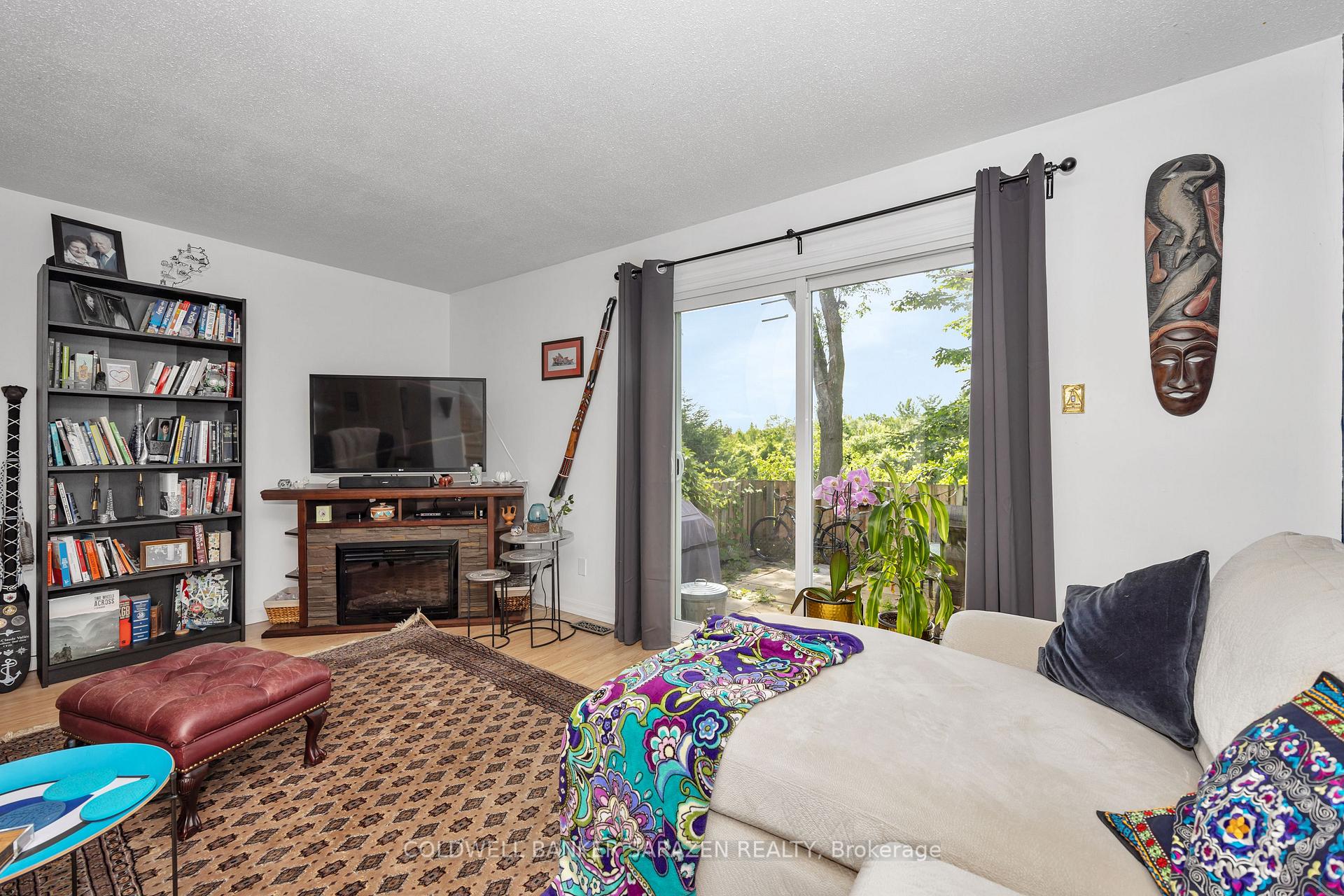 Photo 5 of 1461 Perez Crescent, Ottawa, Carson Grove — HOMEH
