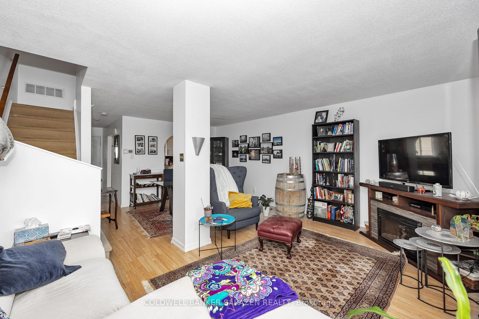 Photo 6 of 1461 Perez Crescent, Ottawa, Carson Grove — HOMEH