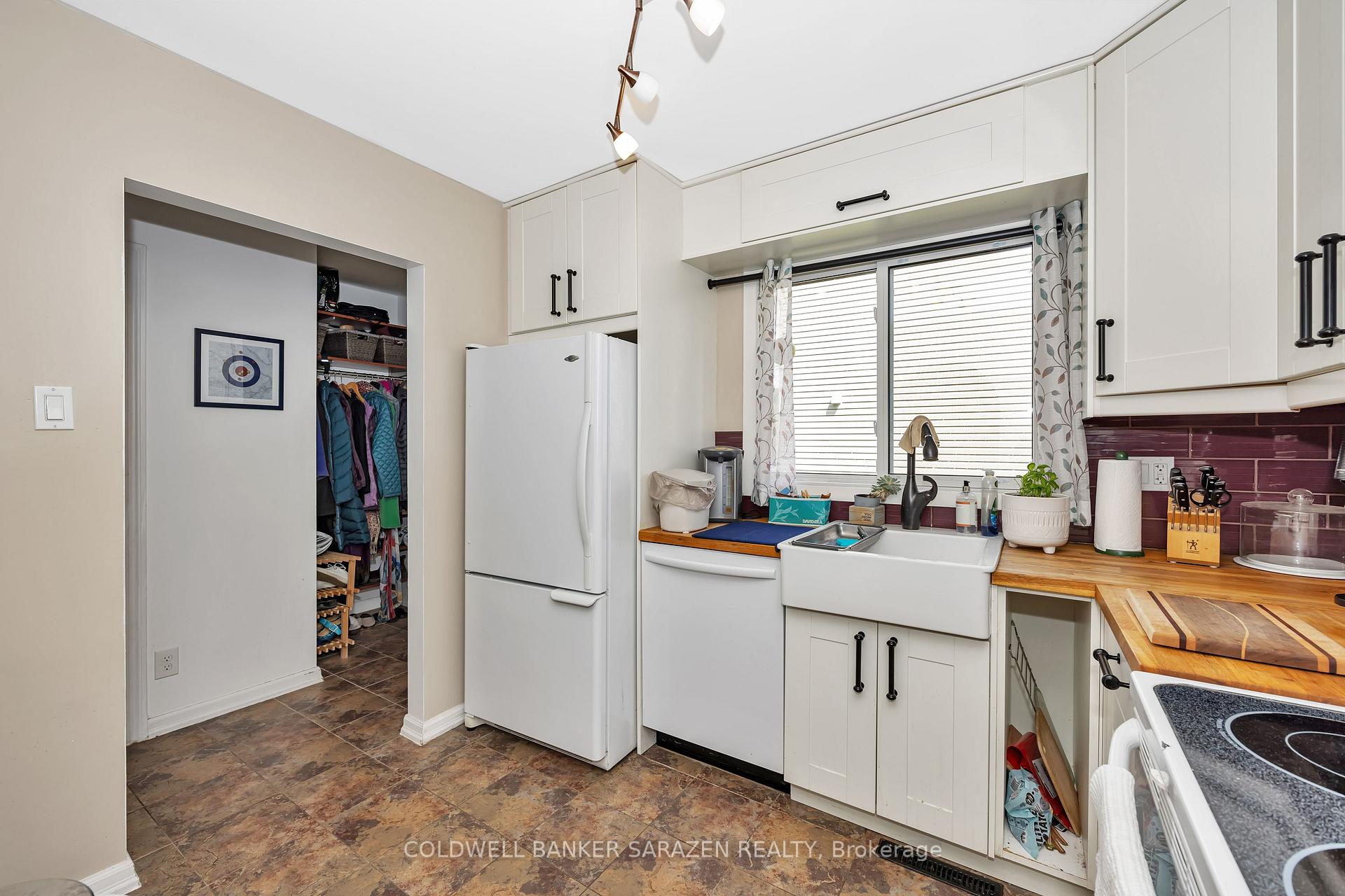 Photo 12 of 1461 Perez Crescent, Ottawa, Carson Grove — HOMEH