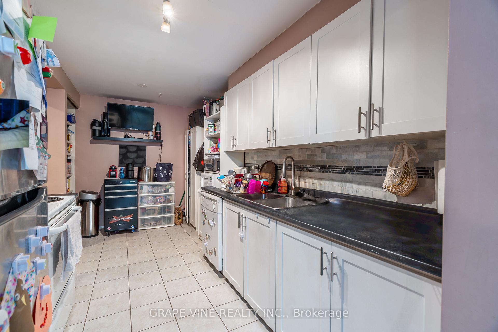 Photo 7 of Unit B, 30B Castlebrook Lane, Ottawa, Centrepointe — HOMEH