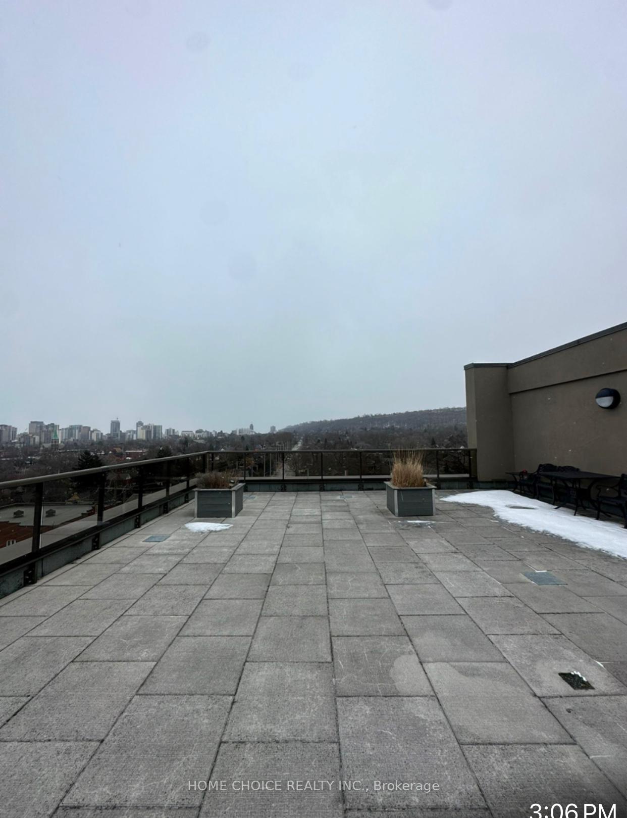 Photo 30 of Unit 302, 427 Aberdeen Avenue, Hamilton, Kirkendall — HOMEH