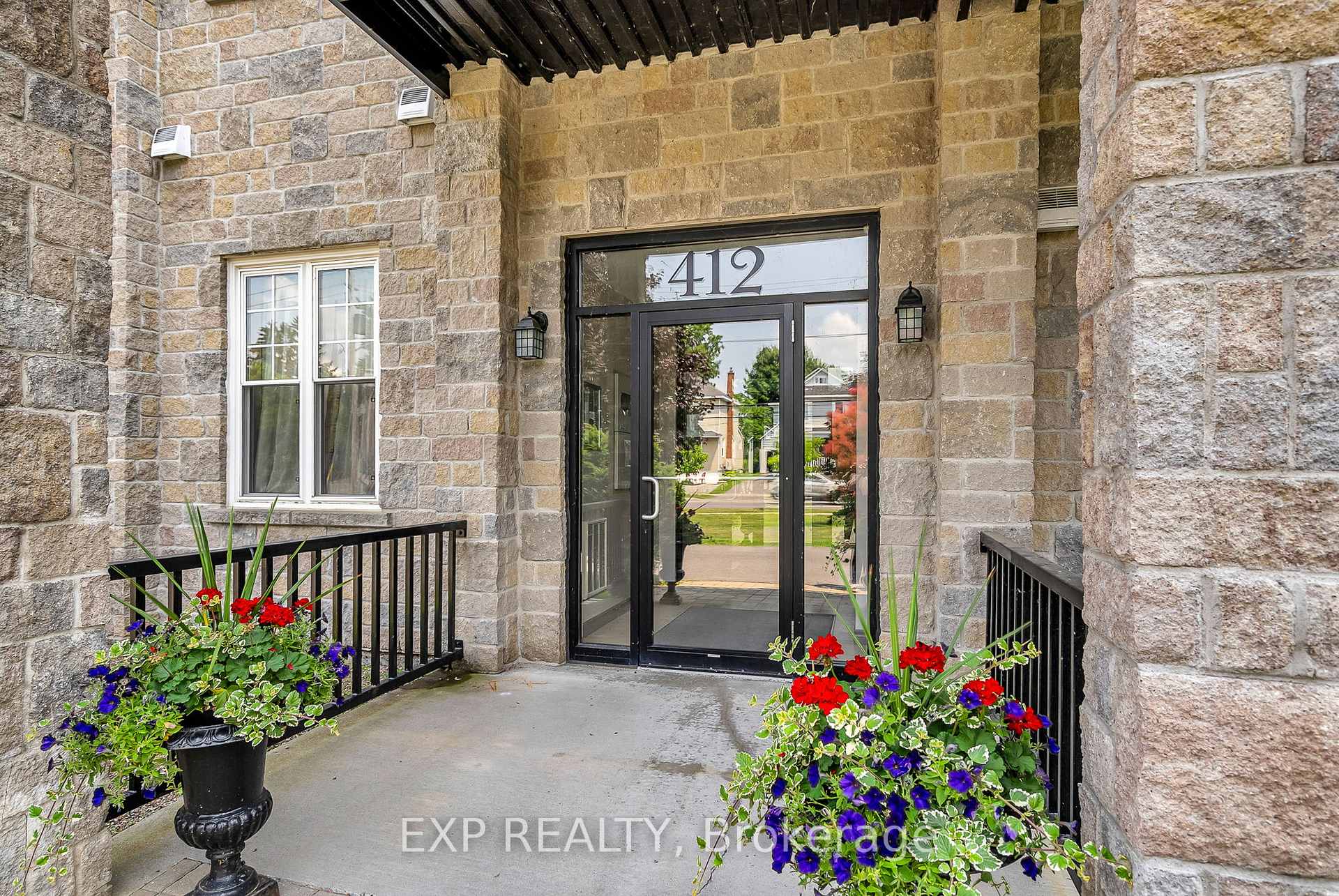 Photo 2 of Unit 202, 412 Fifth Street E, Cornwall — HOMEH
