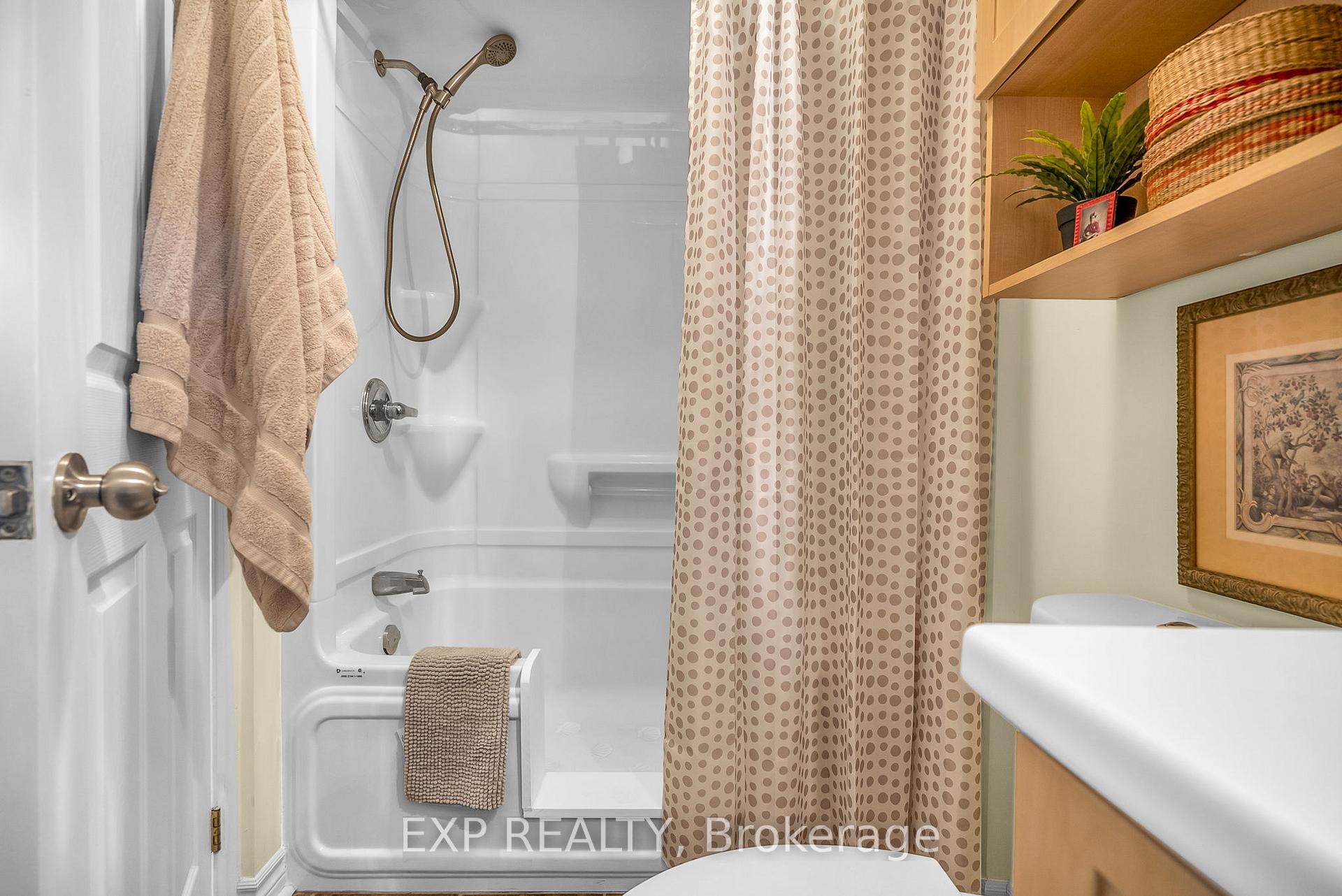 Photo 12 of Unit 202, 412 Fifth Street E, Cornwall — HOMEH