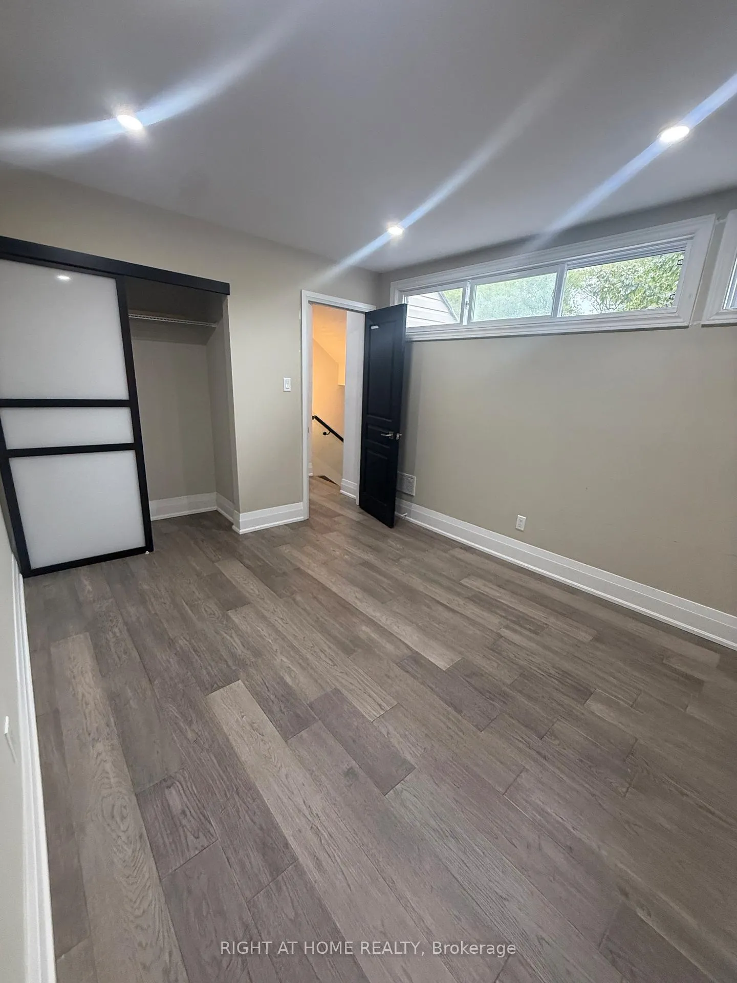 Photo 9 of Unit 133, 287 Milestone Crescent, Aurora, Aurora Village — HOMEH