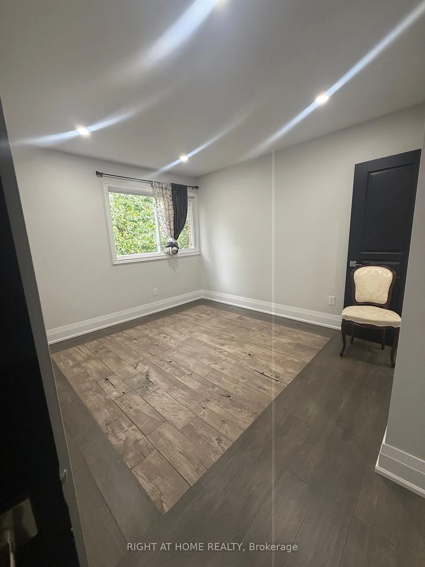 Photo 10 of Unit 133, 287 Milestone Crescent, Aurora, Aurora Village — HOMEH