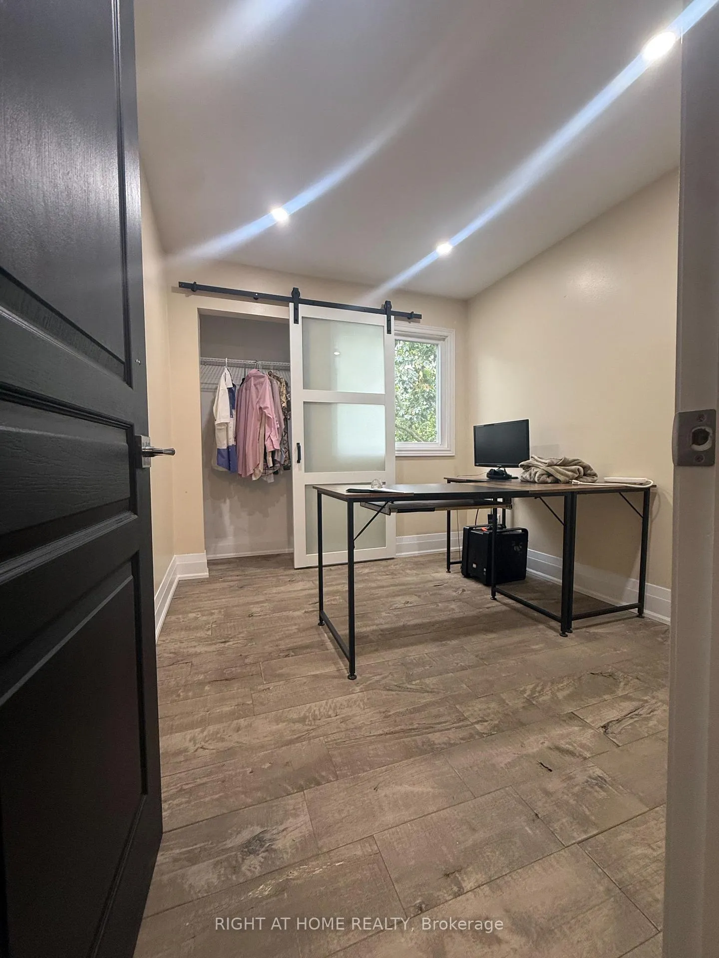 Photo 11 of Unit 133, 287 Milestone Crescent, Aurora, Aurora Village — HOMEH
