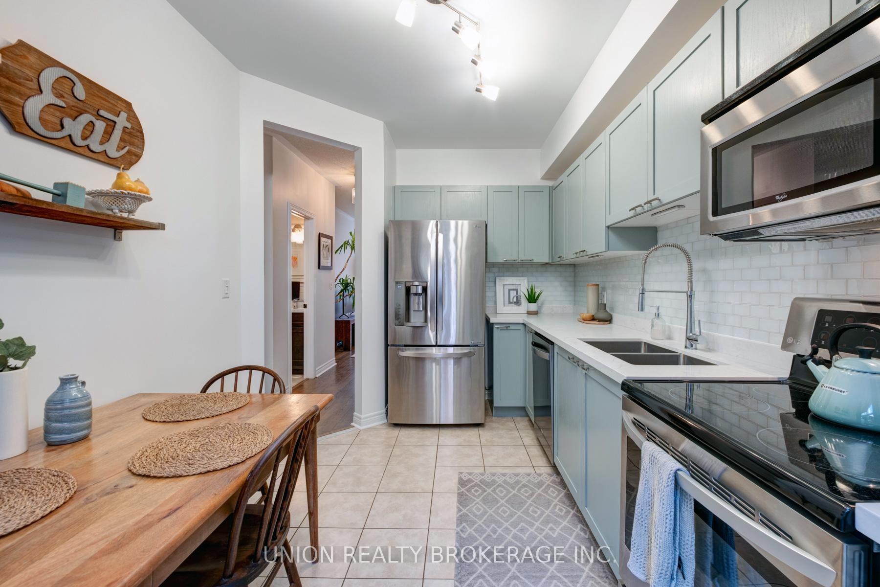 Photo 6 of 39 Philpott Gardens, Toronto, East End-Danforth — HOMEH