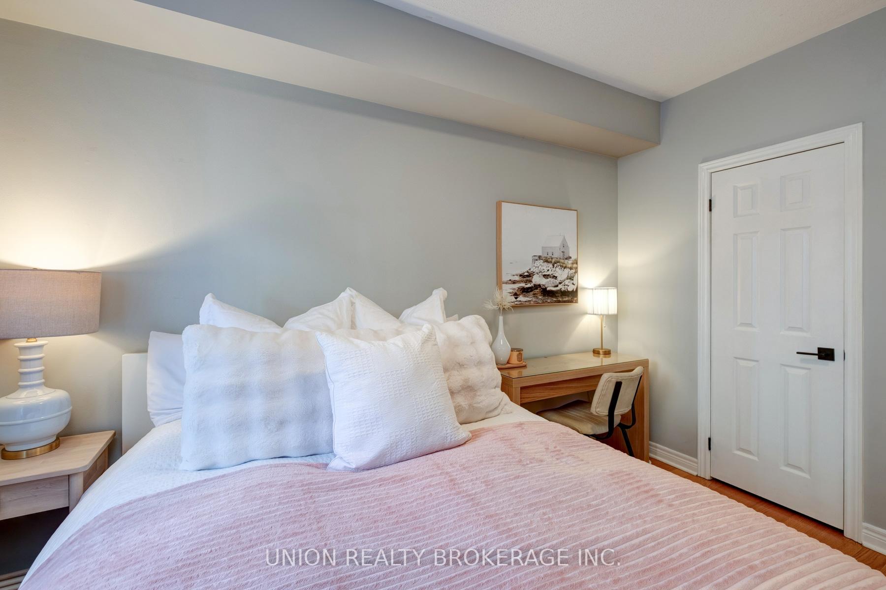 Photo 14 of 39 Philpott Gardens, Toronto, East End-Danforth — HOMEH