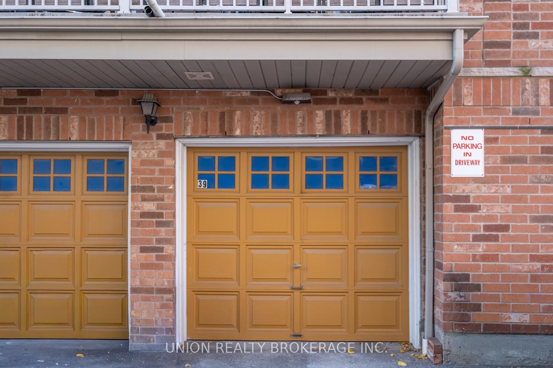 Photo 23 of 39 Philpott Gardens, Toronto, East End-Danforth — HOMEH