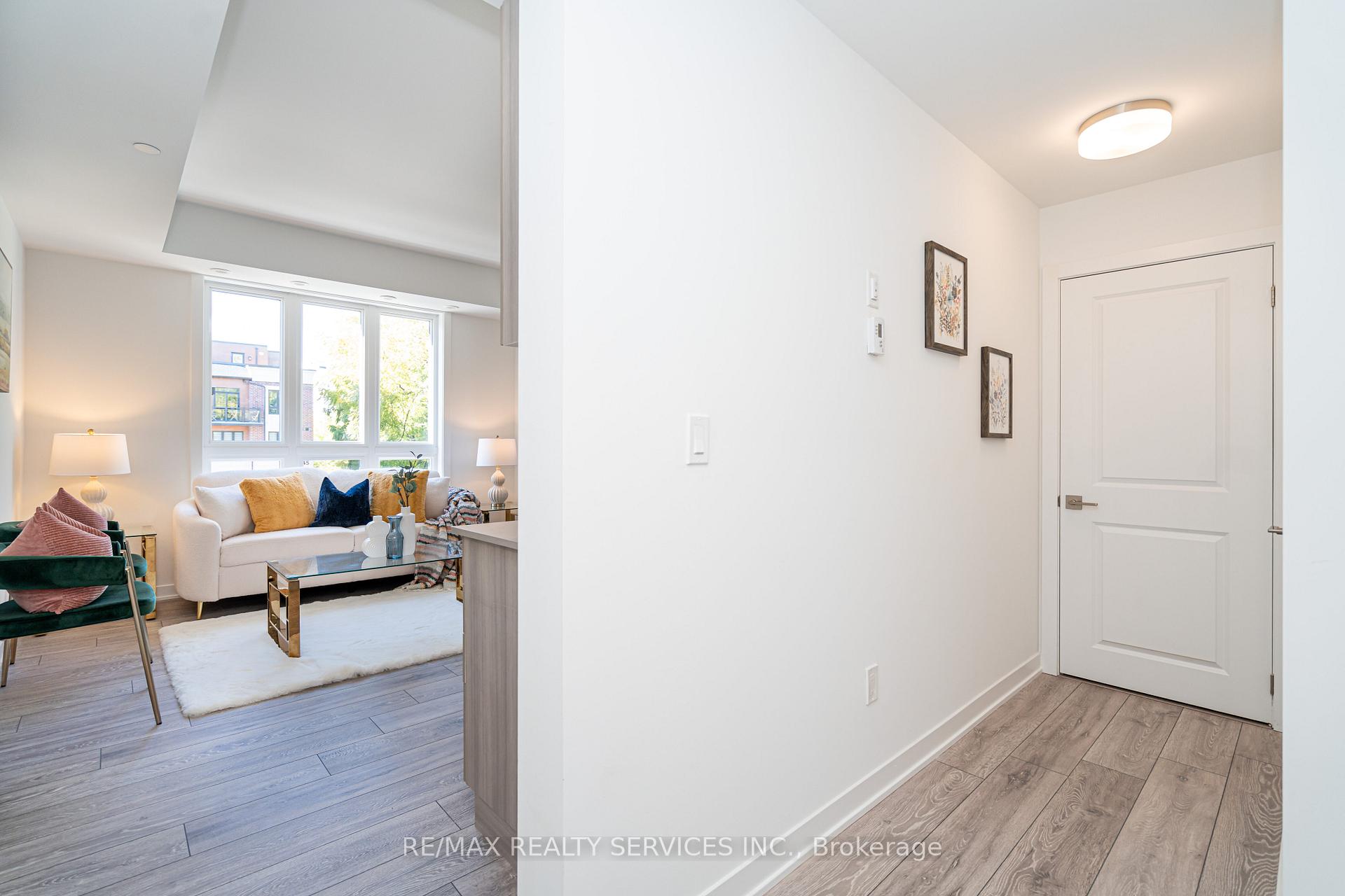 Photo 5 of Unit 16, 4017 Hickory Drive, Mississauga, Rathwood — HOMEH