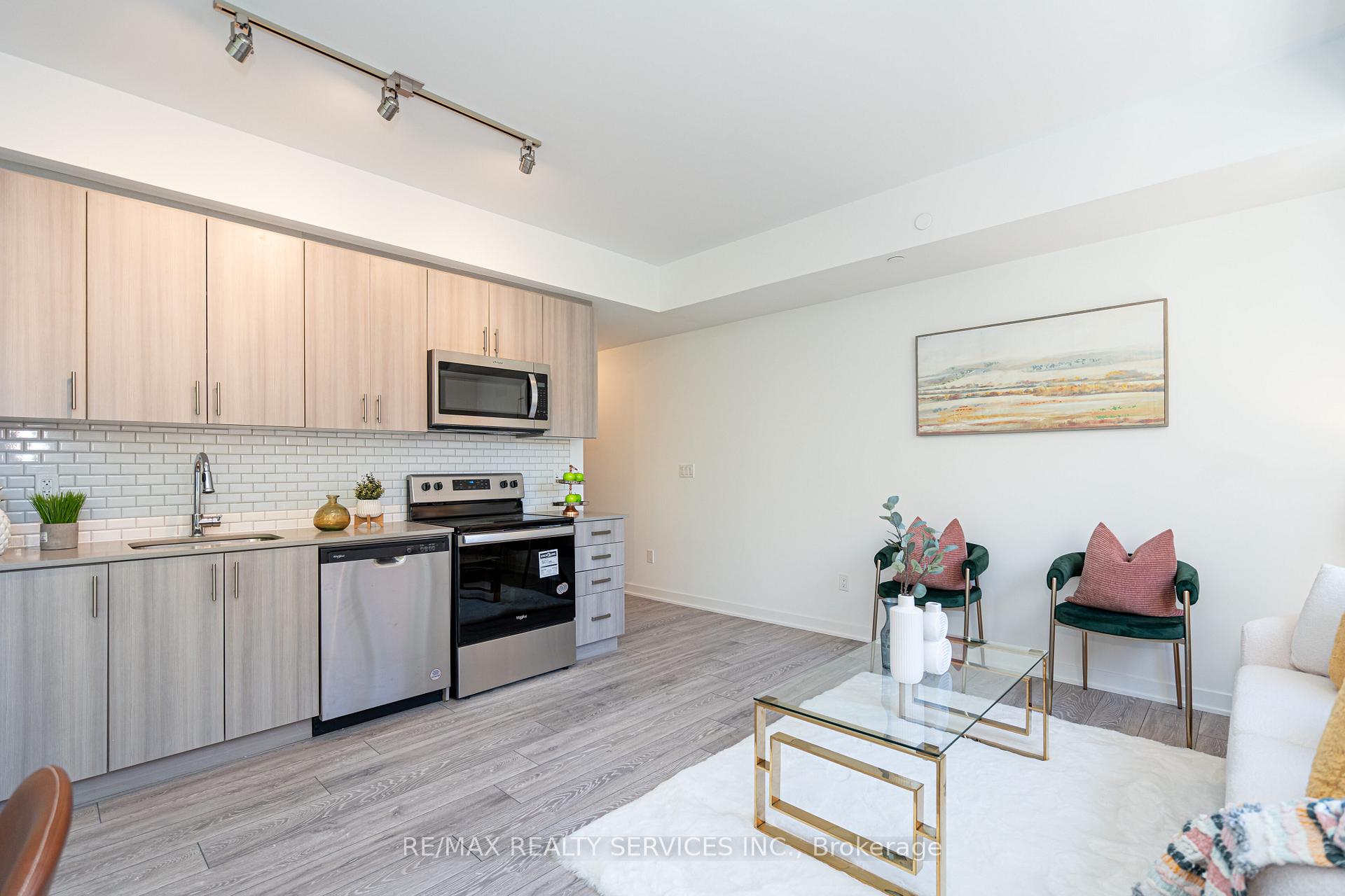 Photo 10 of Unit 16, 4017 Hickory Drive, Mississauga, Rathwood — HOMEH