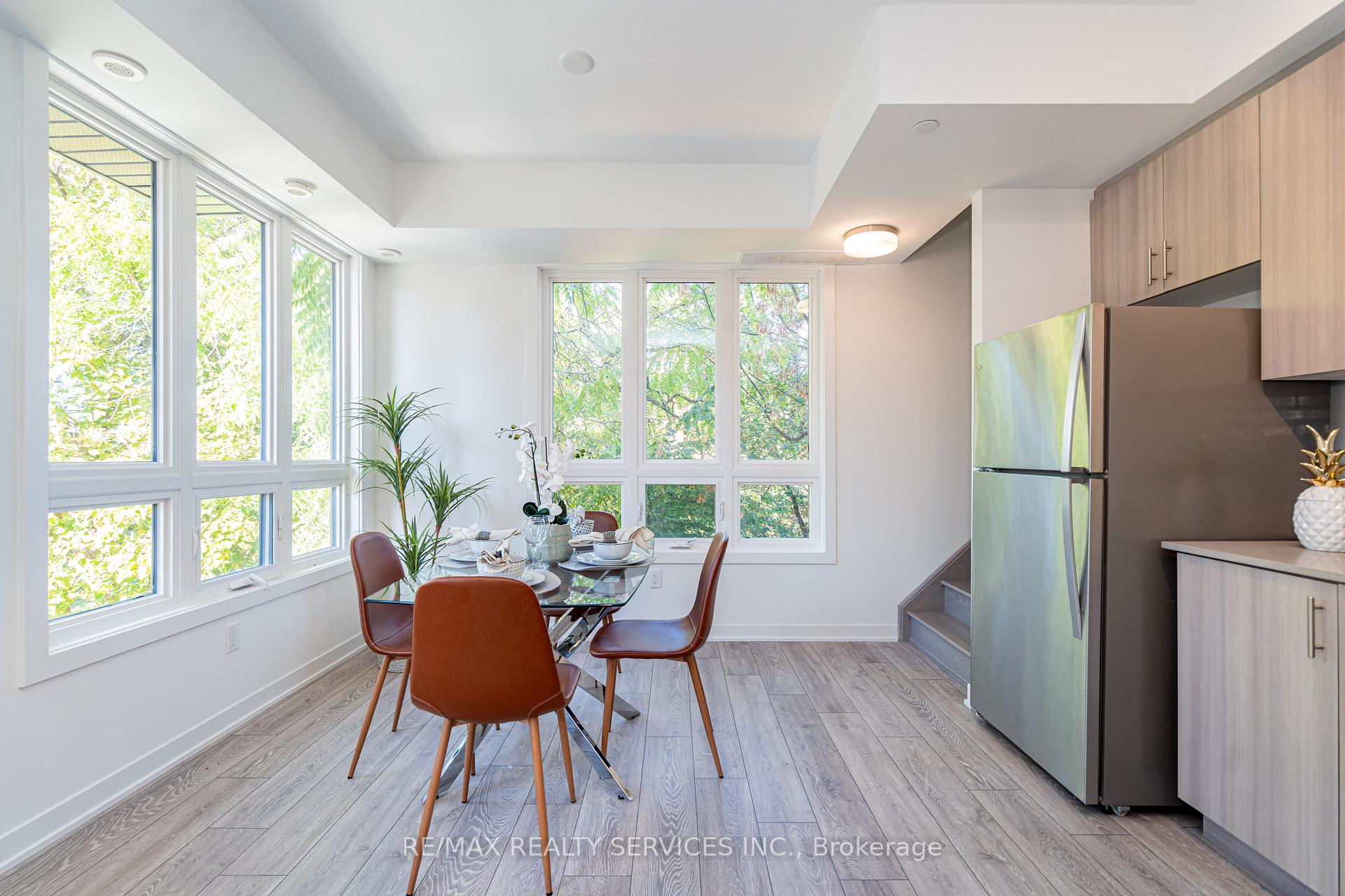 Photo 11 of Unit 16, 4017 Hickory Drive, Mississauga, Rathwood — HOMEH