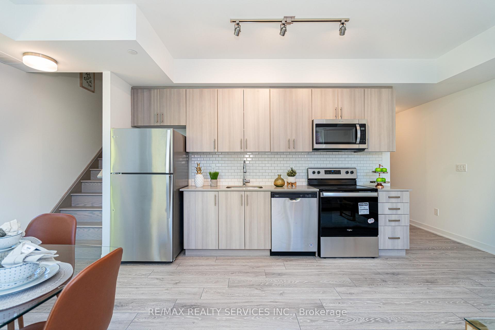 Photo 15 of Unit 16, 4017 Hickory Drive, Mississauga, Rathwood — HOMEH