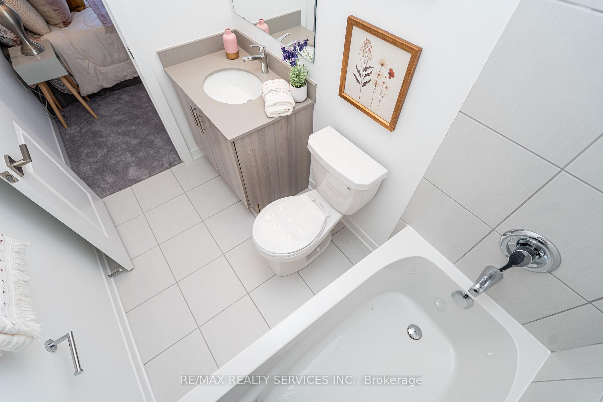 Photo 25 of Unit 16, 4017 Hickory Drive, Mississauga, Rathwood — HOMEH