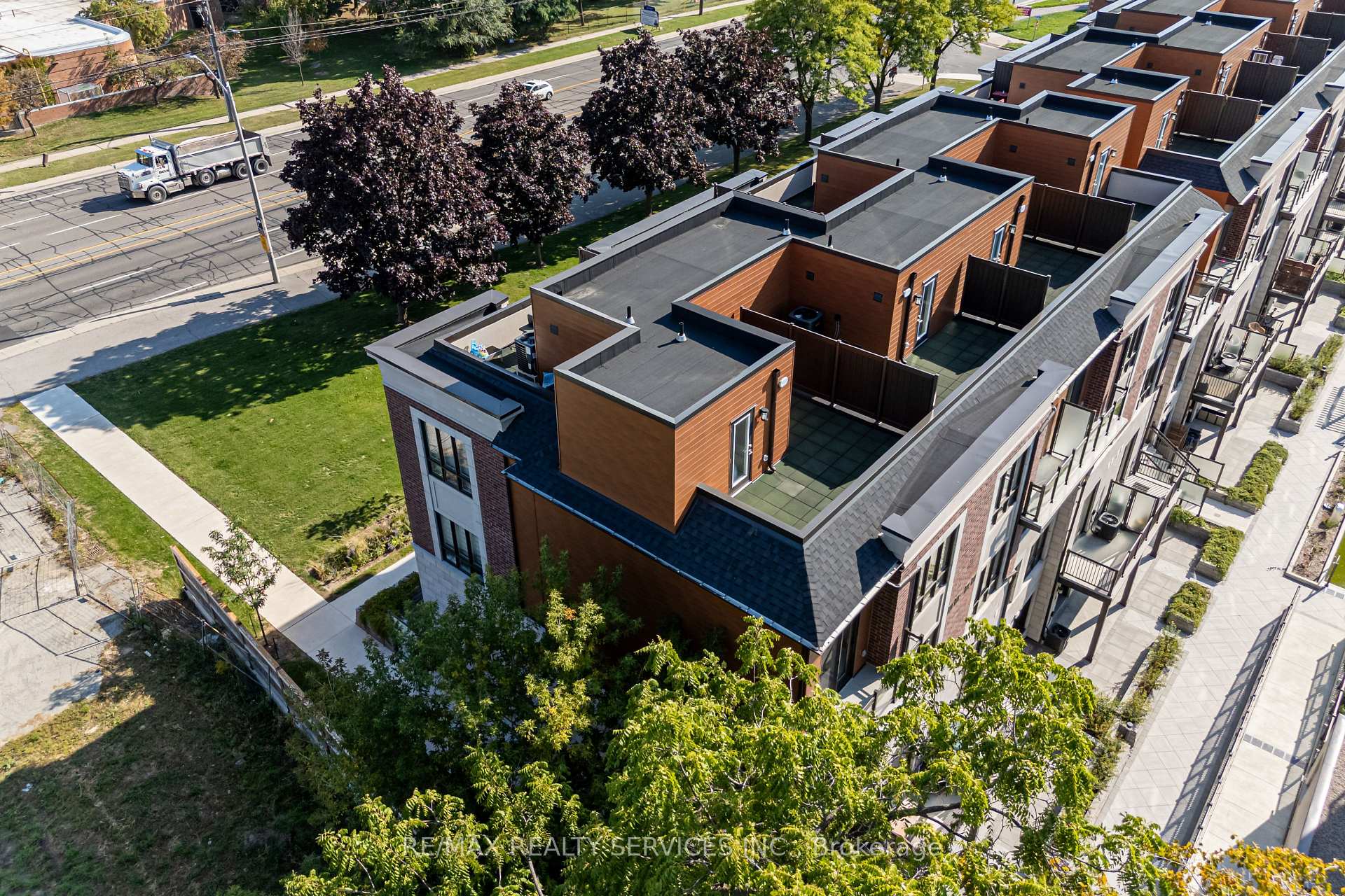 Photo 46 of Unit 16, 4017 Hickory Drive, Mississauga, Rathwood — HOMEH