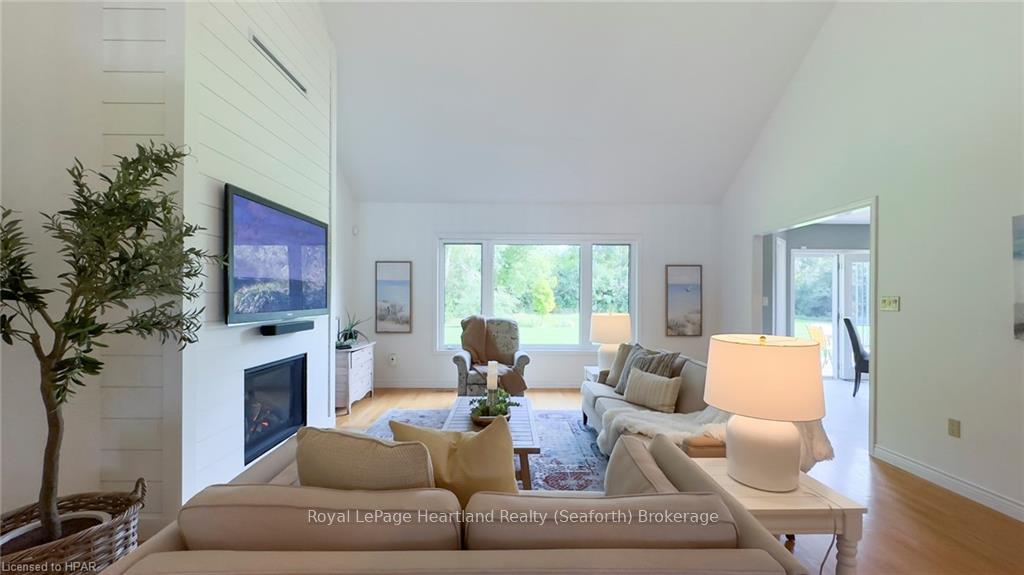 Photo 16 of 30 Lidderdale Street, Bluewater, Bayfield — HOMEH