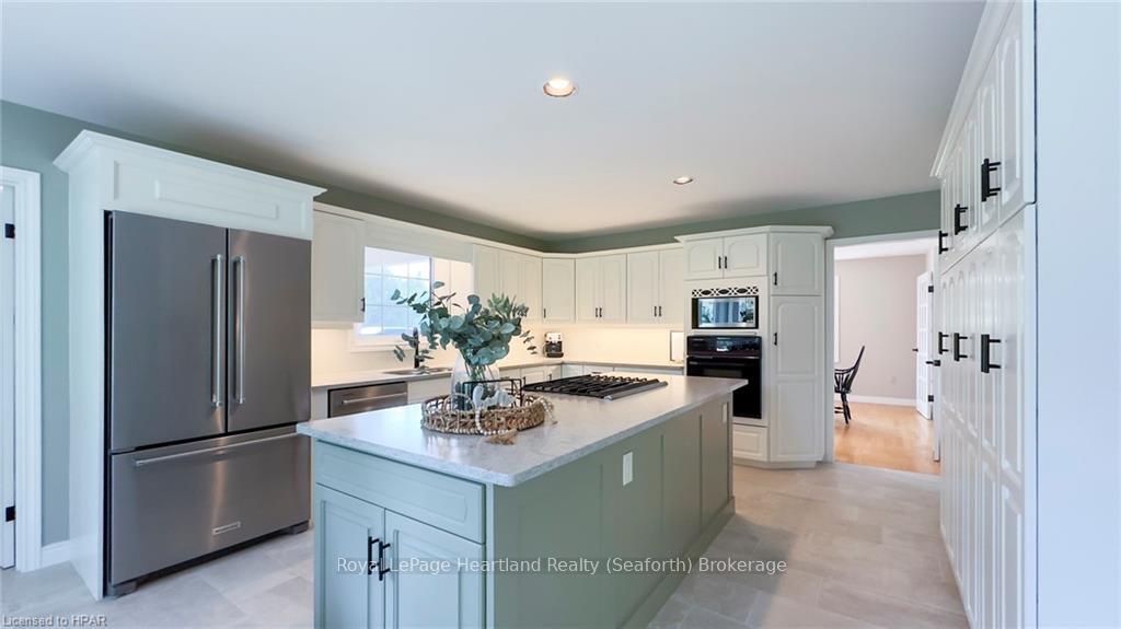 Photo 19 of 30 Lidderdale Street, Bluewater, Bayfield — HOMEH