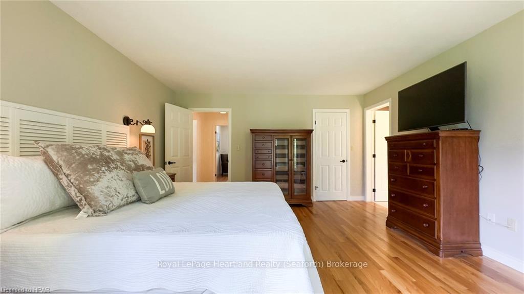 Photo 33 of 30 Lidderdale Street, Bluewater, Bayfield — HOMEH