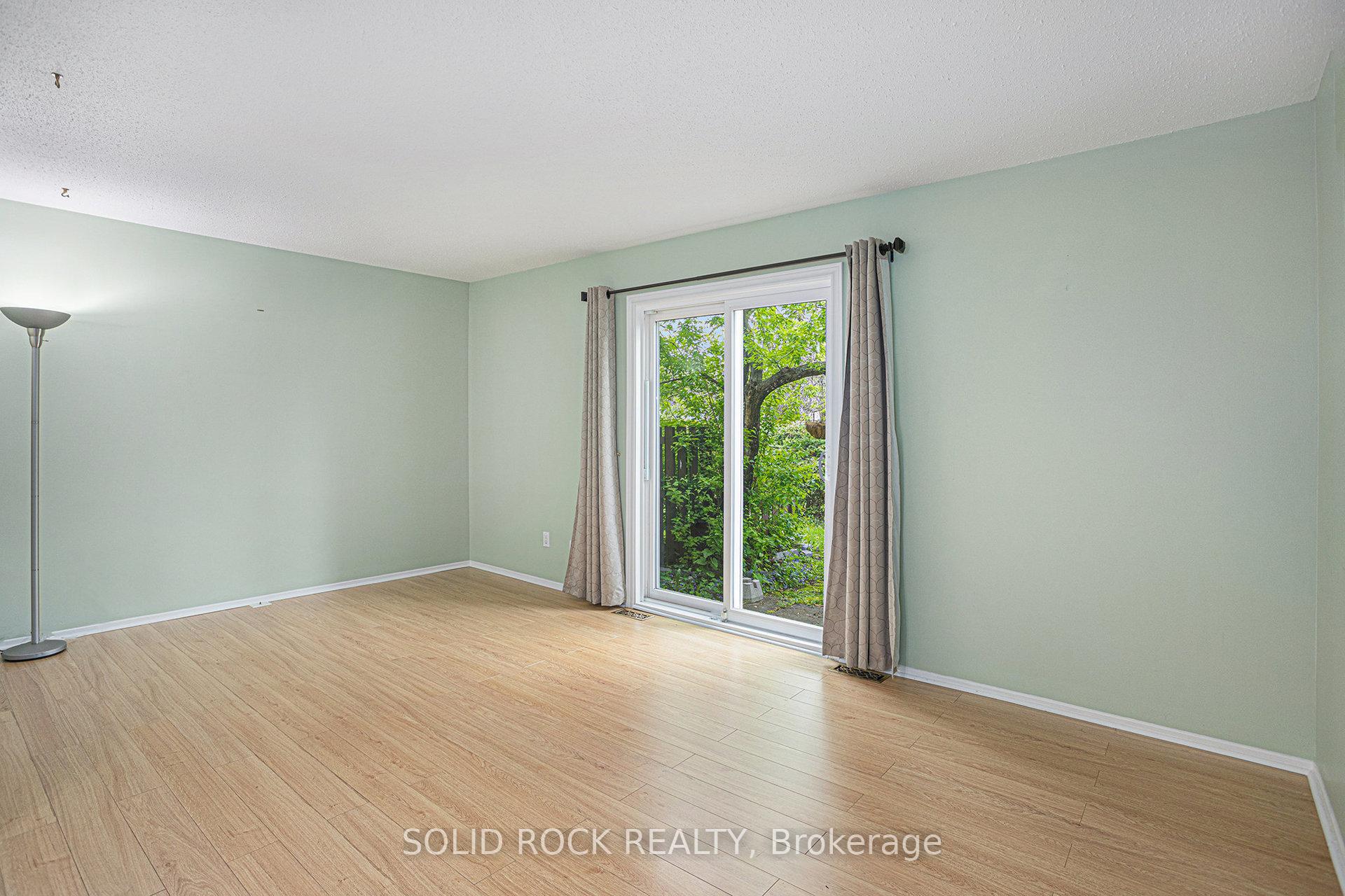 Photo 6 of 422 Sandhamn Private, Ottawa, Hunt Club Park/Greenboro — HOMEH