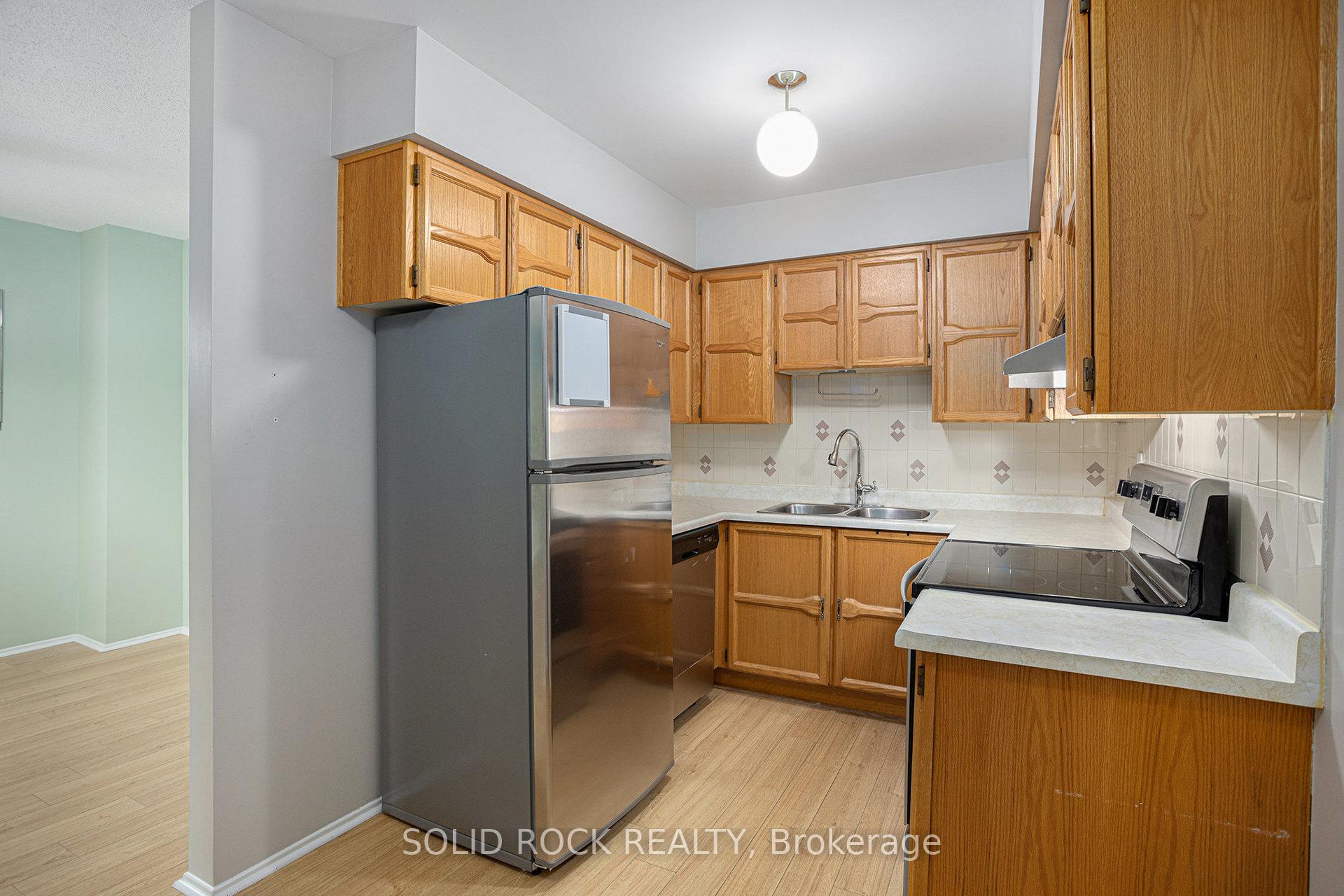 Photo 9 of 422 Sandhamn Private, Ottawa, Hunt Club Park/Greenboro — HOMEH