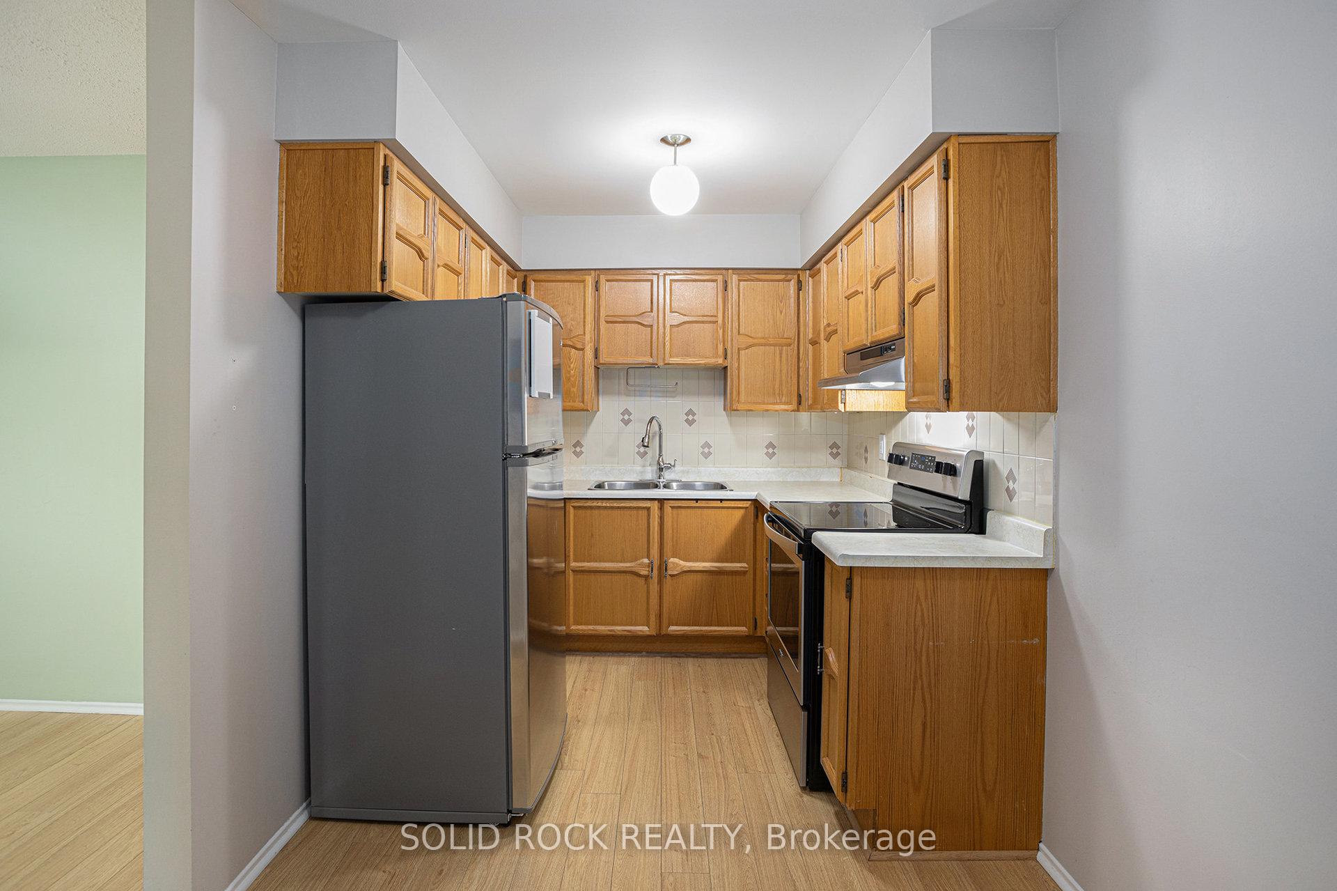 Photo 10 of 422 Sandhamn Private, Ottawa, Hunt Club Park/Greenboro — HOMEH