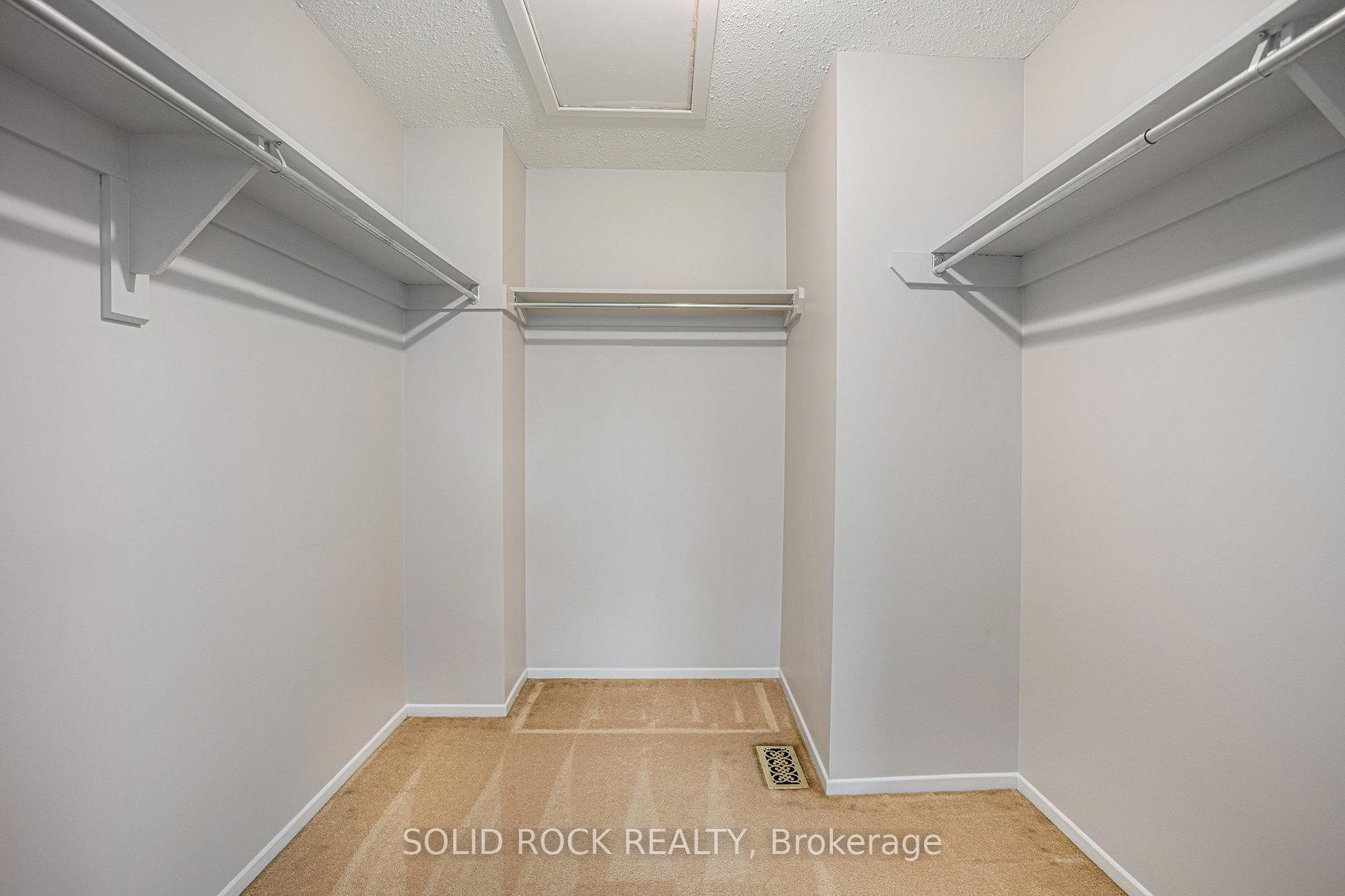 Photo 16 of 422 Sandhamn Private, Ottawa, Hunt Club Park/Greenboro — HOMEH