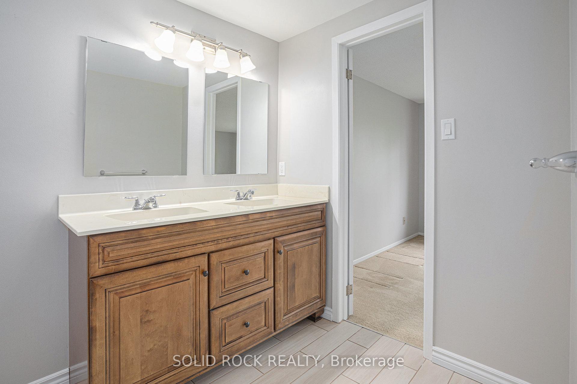 Photo 17 of 422 Sandhamn Private, Ottawa, Hunt Club Park/Greenboro — HOMEH