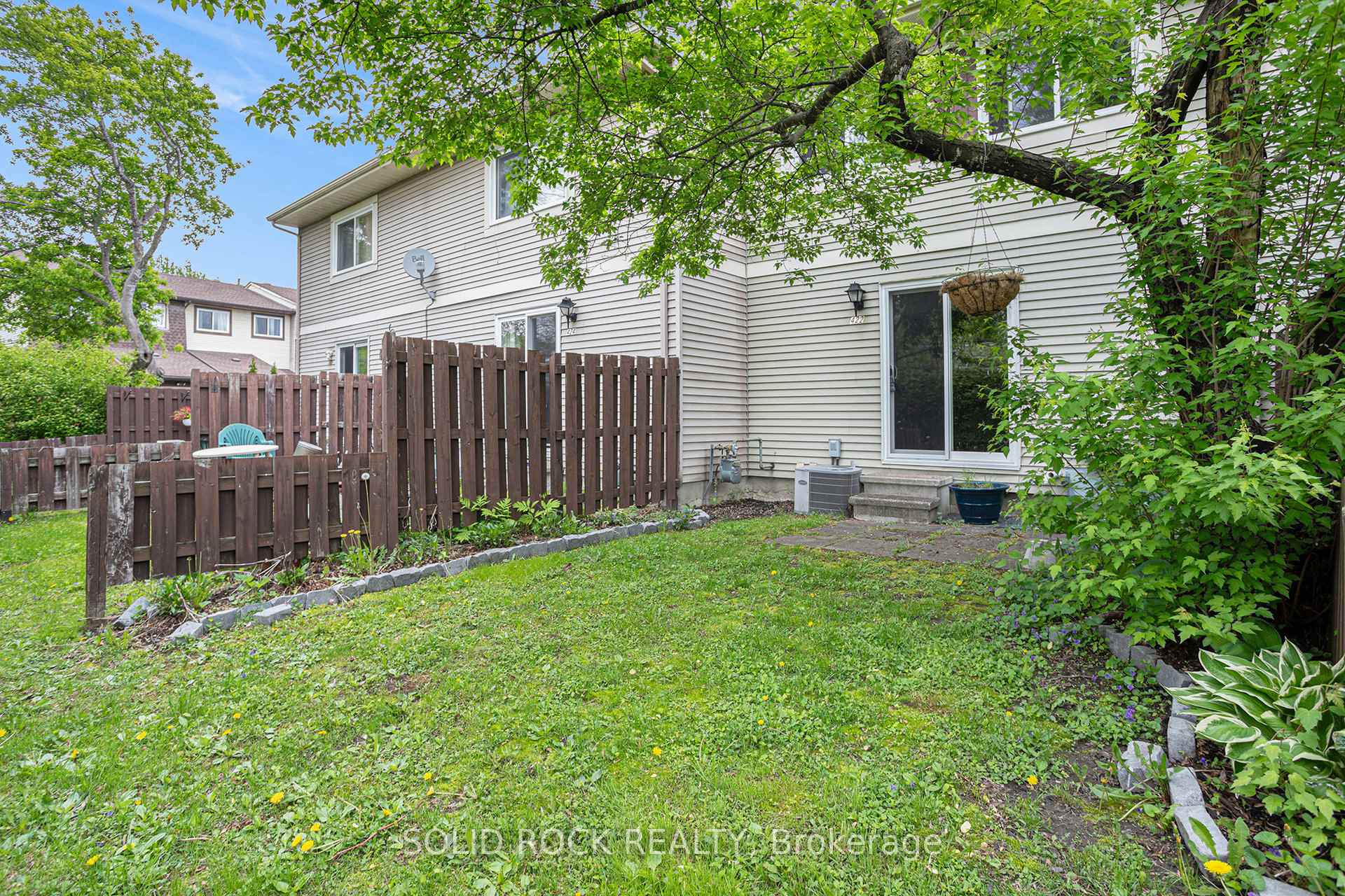 Photo 23 of 422 Sandhamn Private, Ottawa, Hunt Club Park/Greenboro — HOMEH