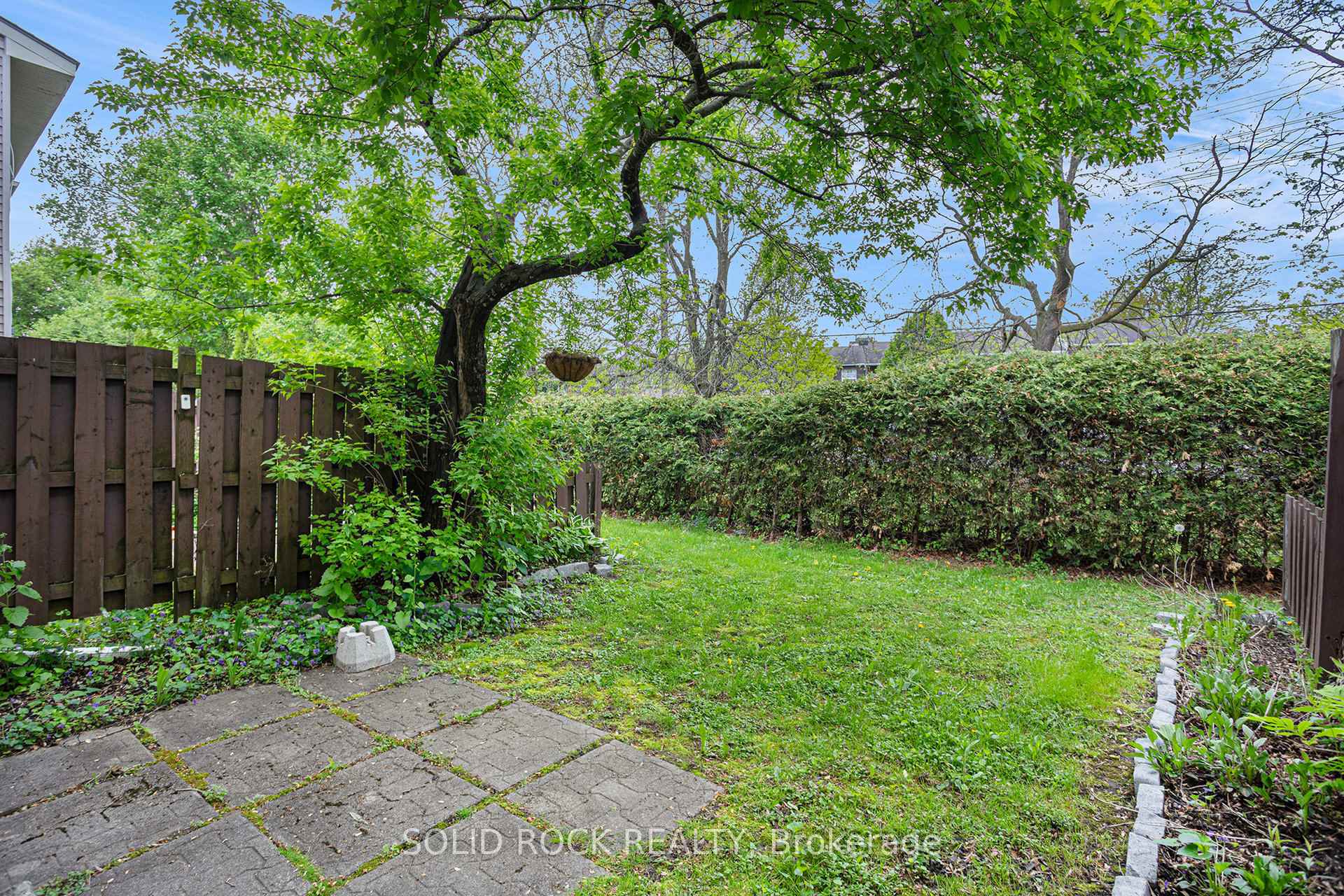 Photo 24 of 422 Sandhamn Private, Ottawa, Hunt Club Park/Greenboro — HOMEH