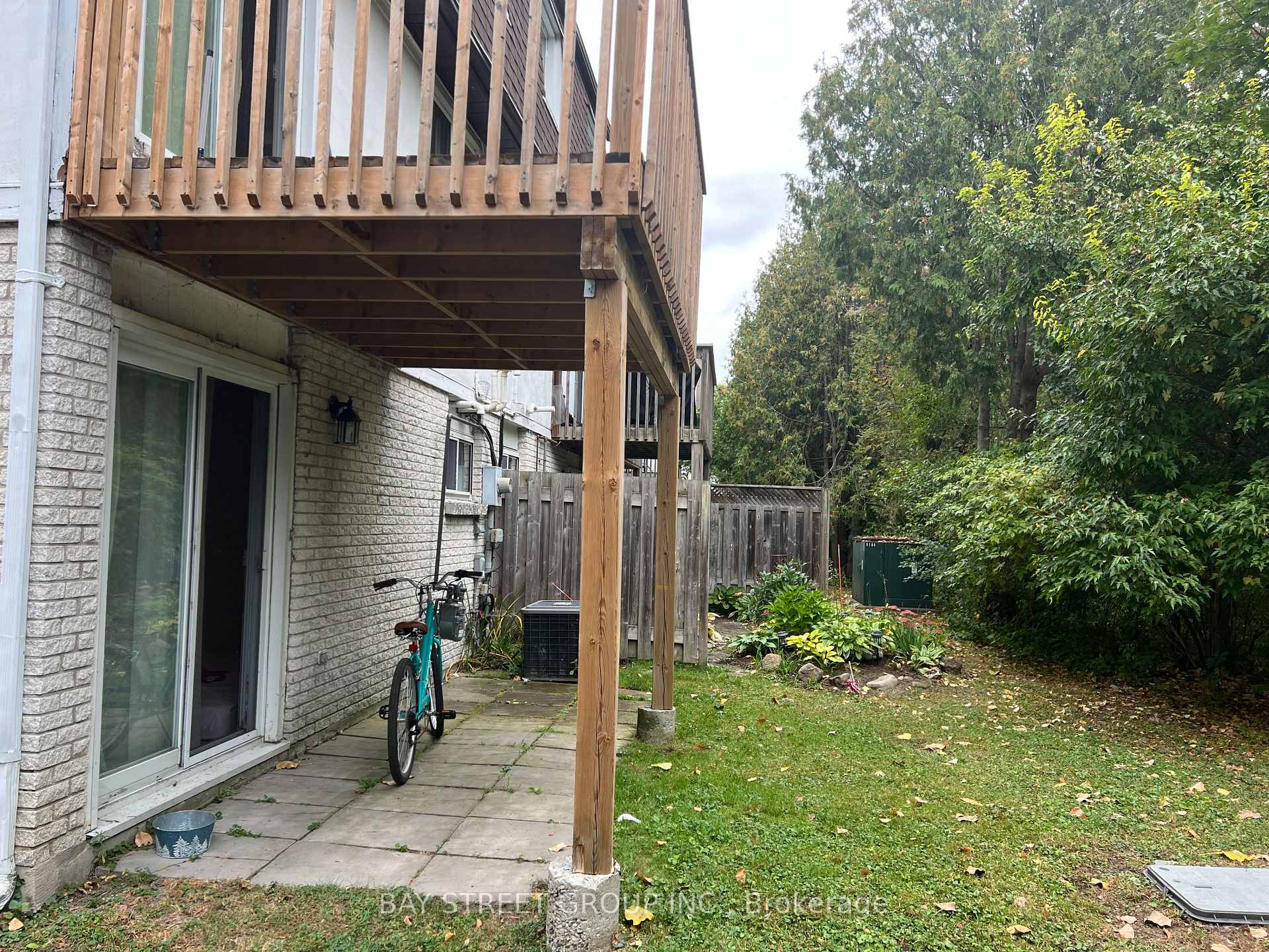 Photo 7 of 2549 Flannery Drive, Ottawa, Mooneys Bay/Riverside Park — HOMEH