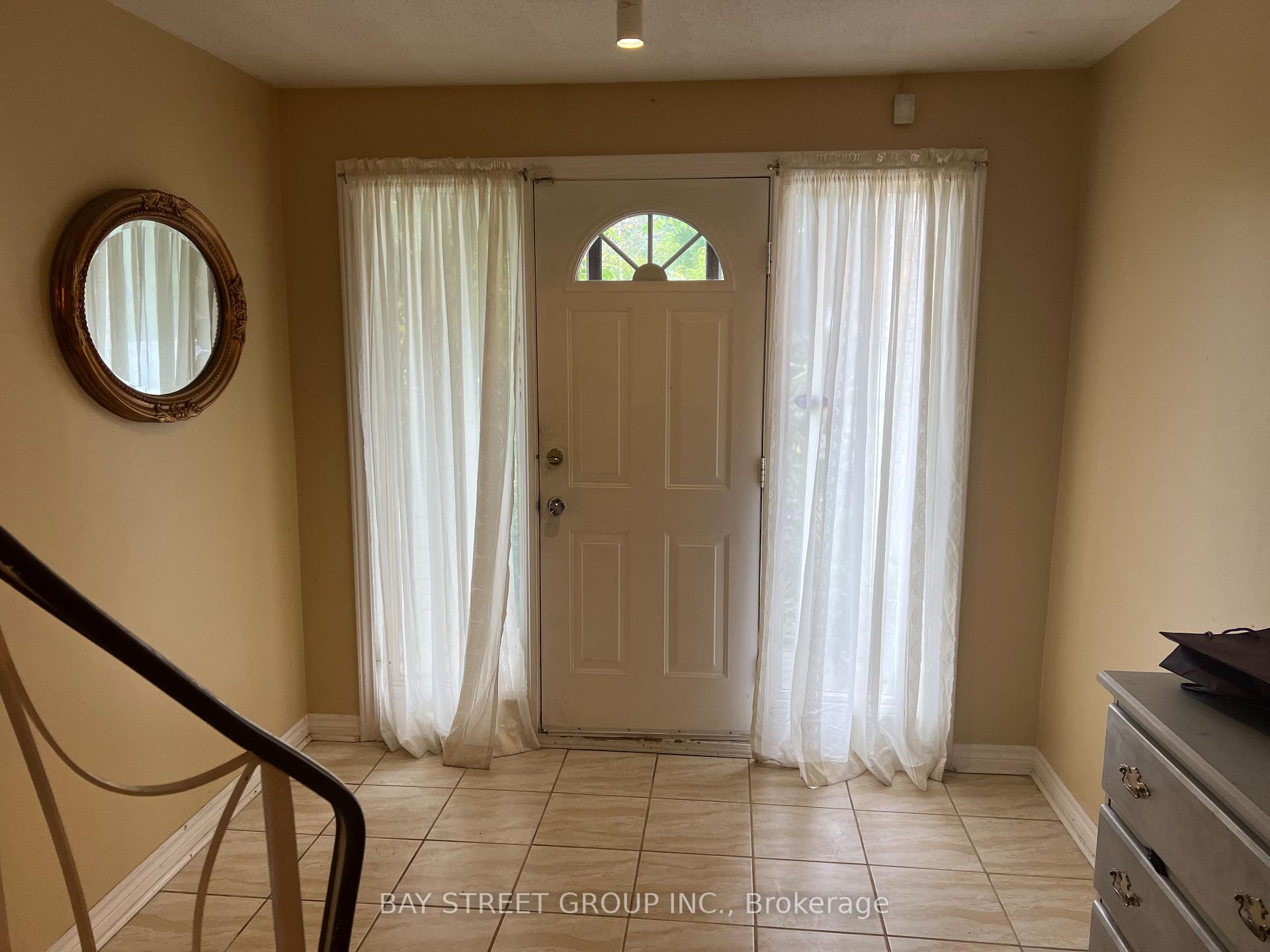 Photo 8 of 2549 Flannery Drive, Ottawa, Mooneys Bay/Riverside Park — HOMEH