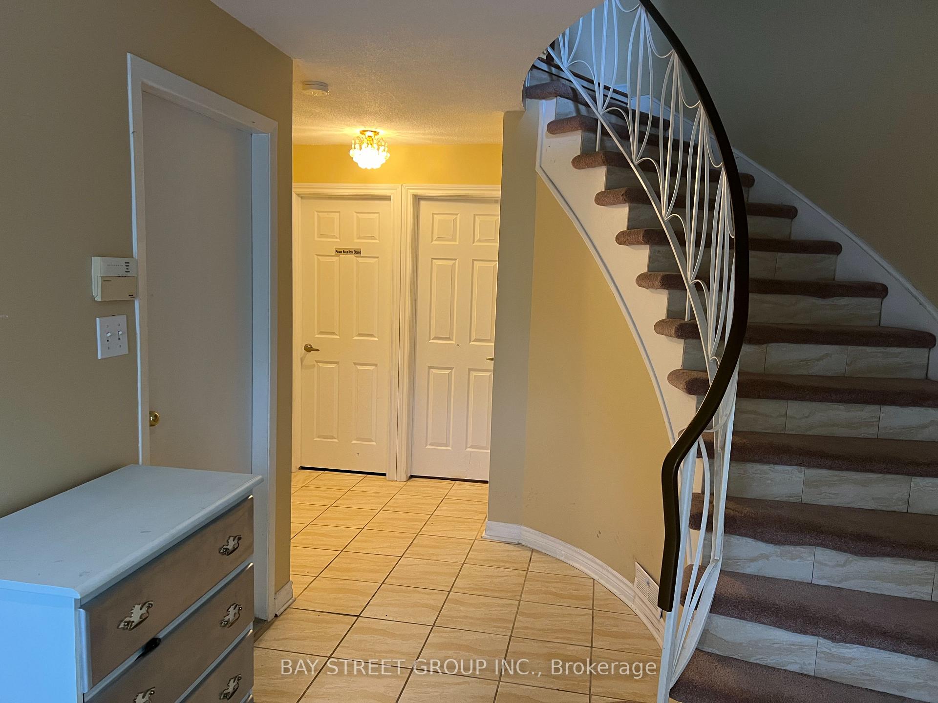 Photo 9 of 2549 Flannery Drive, Ottawa, Mooneys Bay/Riverside Park — HOMEH