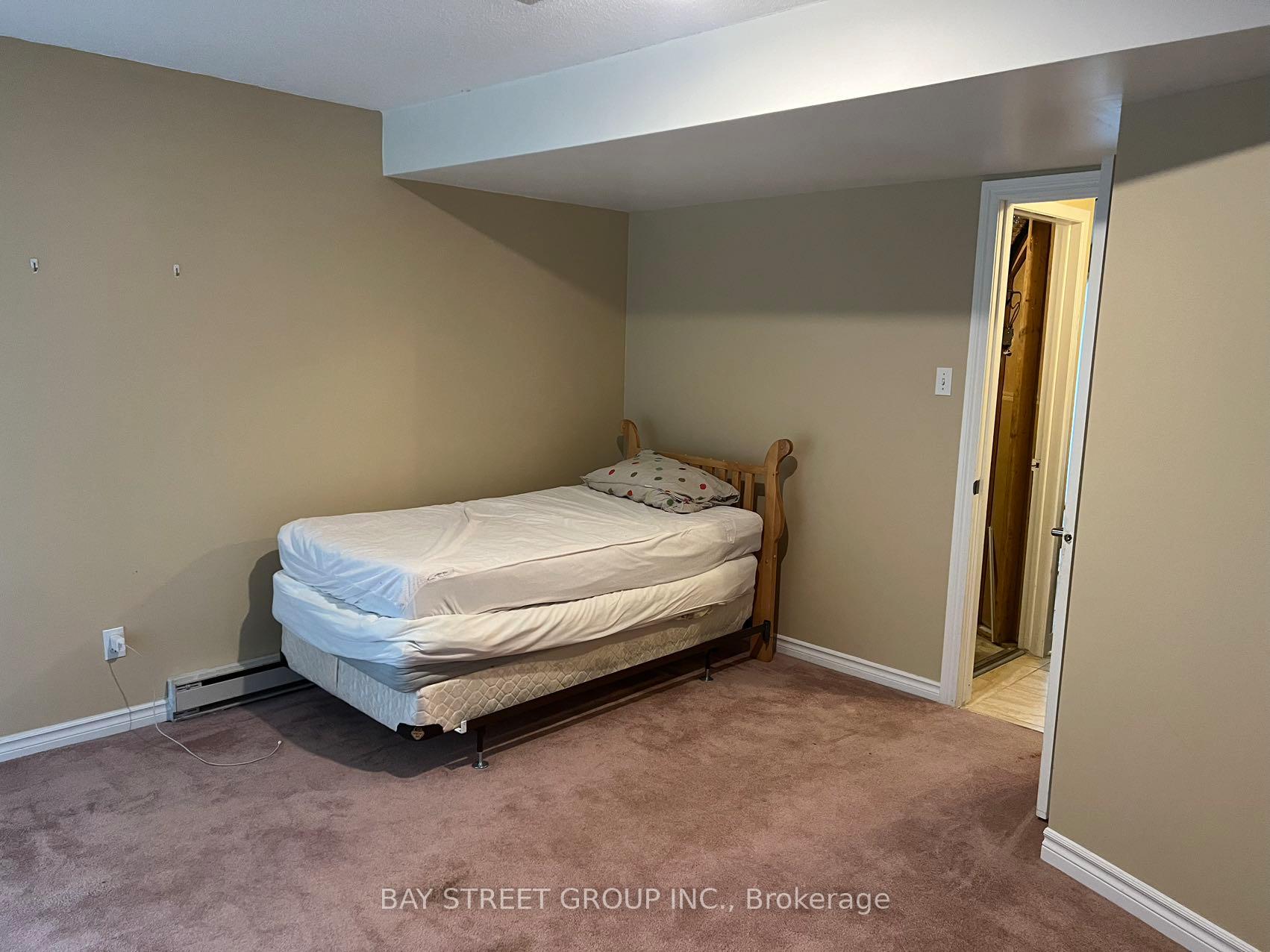 Photo 12 of 2549 Flannery Drive, Ottawa, Mooneys Bay/Riverside Park — HOMEH