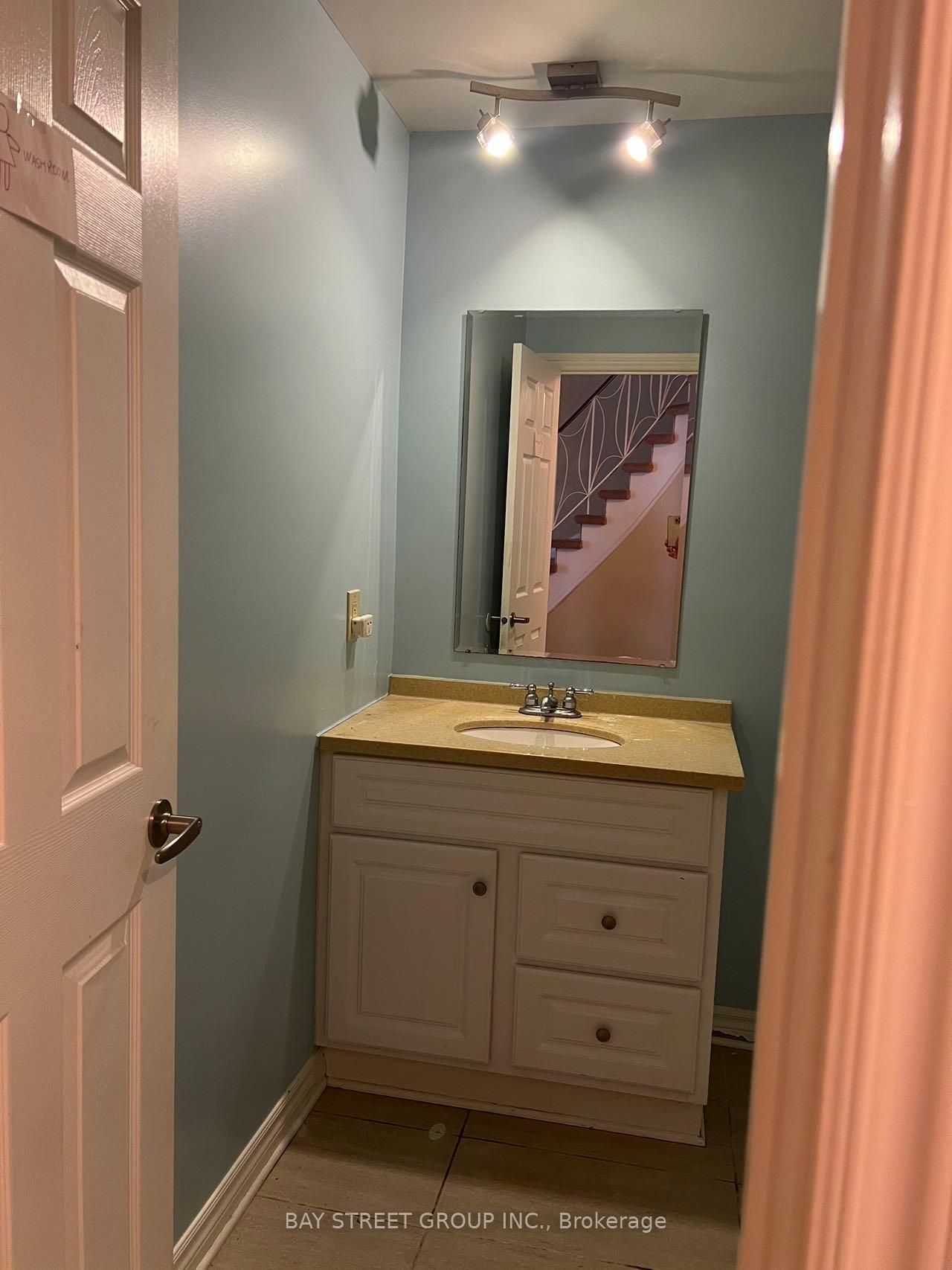Photo 14 of 2549 Flannery Drive, Ottawa, Mooneys Bay/Riverside Park — HOMEH