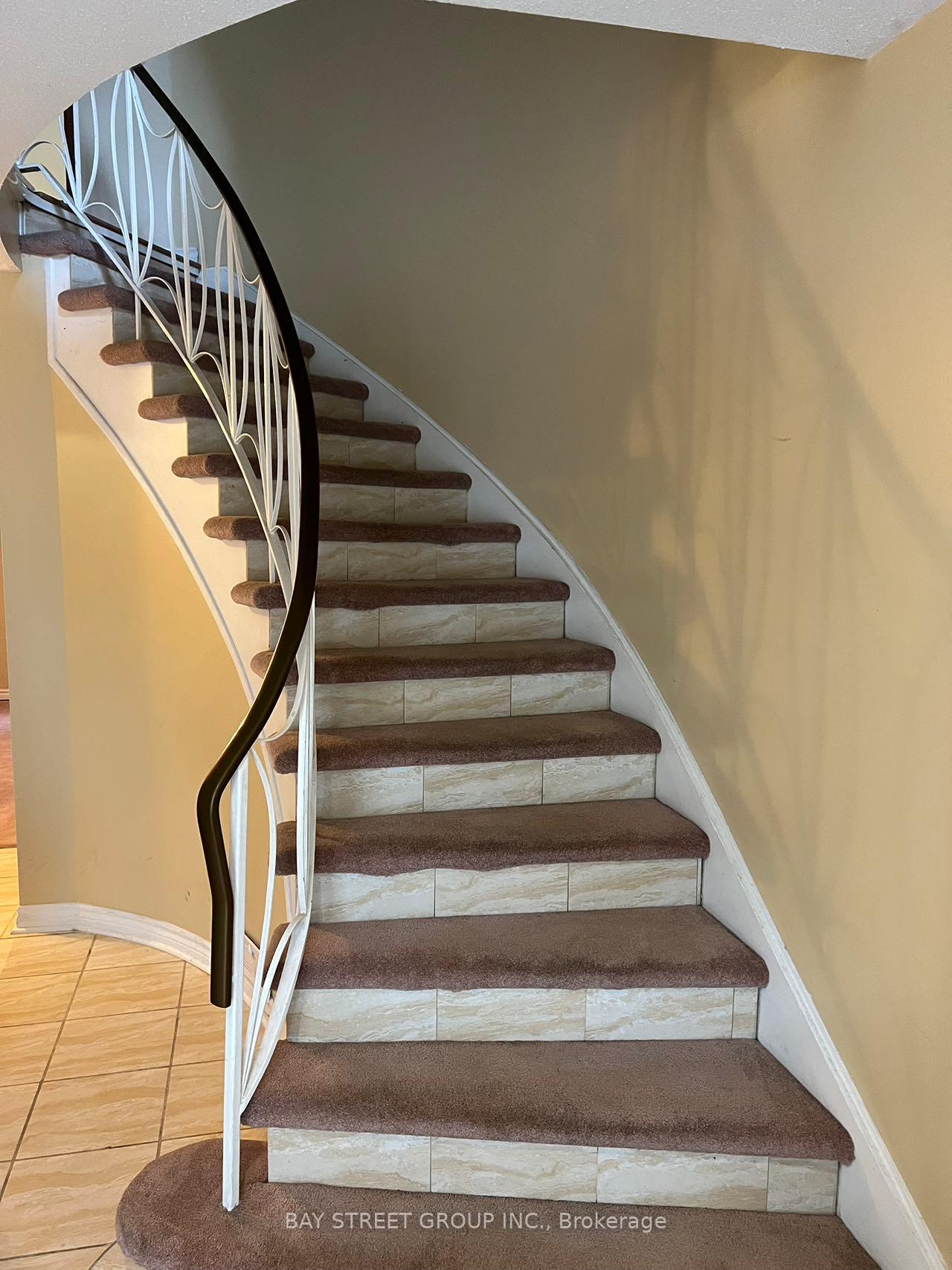 Photo 15 of 2549 Flannery Drive, Ottawa, Mooneys Bay/Riverside Park — HOMEH