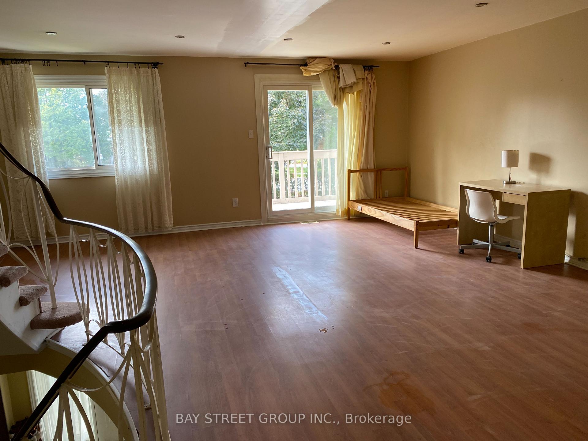 Photo 16 of 2549 Flannery Drive, Ottawa, Mooneys Bay/Riverside Park — HOMEH