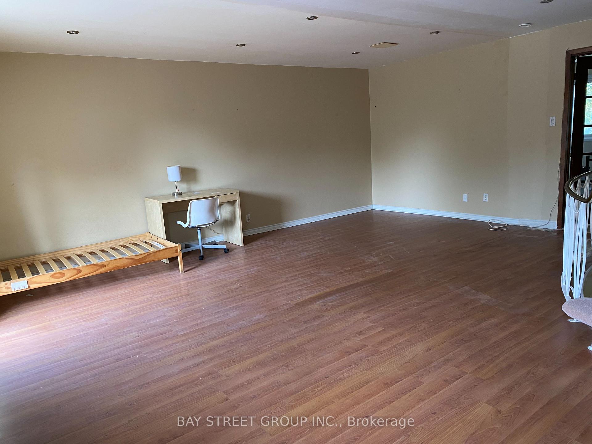 Photo 17 of 2549 Flannery Drive, Ottawa, Mooneys Bay/Riverside Park — HOMEH