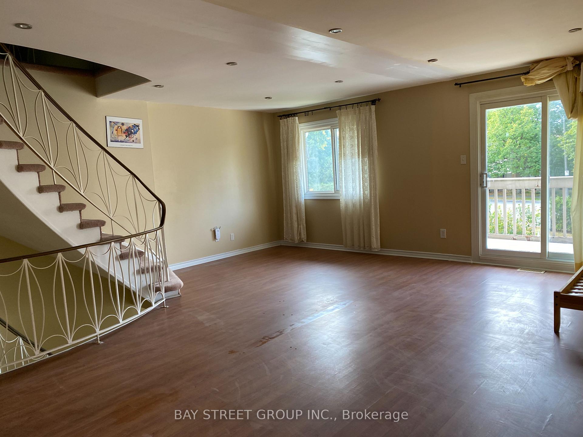Photo 18 of 2549 Flannery Drive, Ottawa, Mooneys Bay/Riverside Park — HOMEH