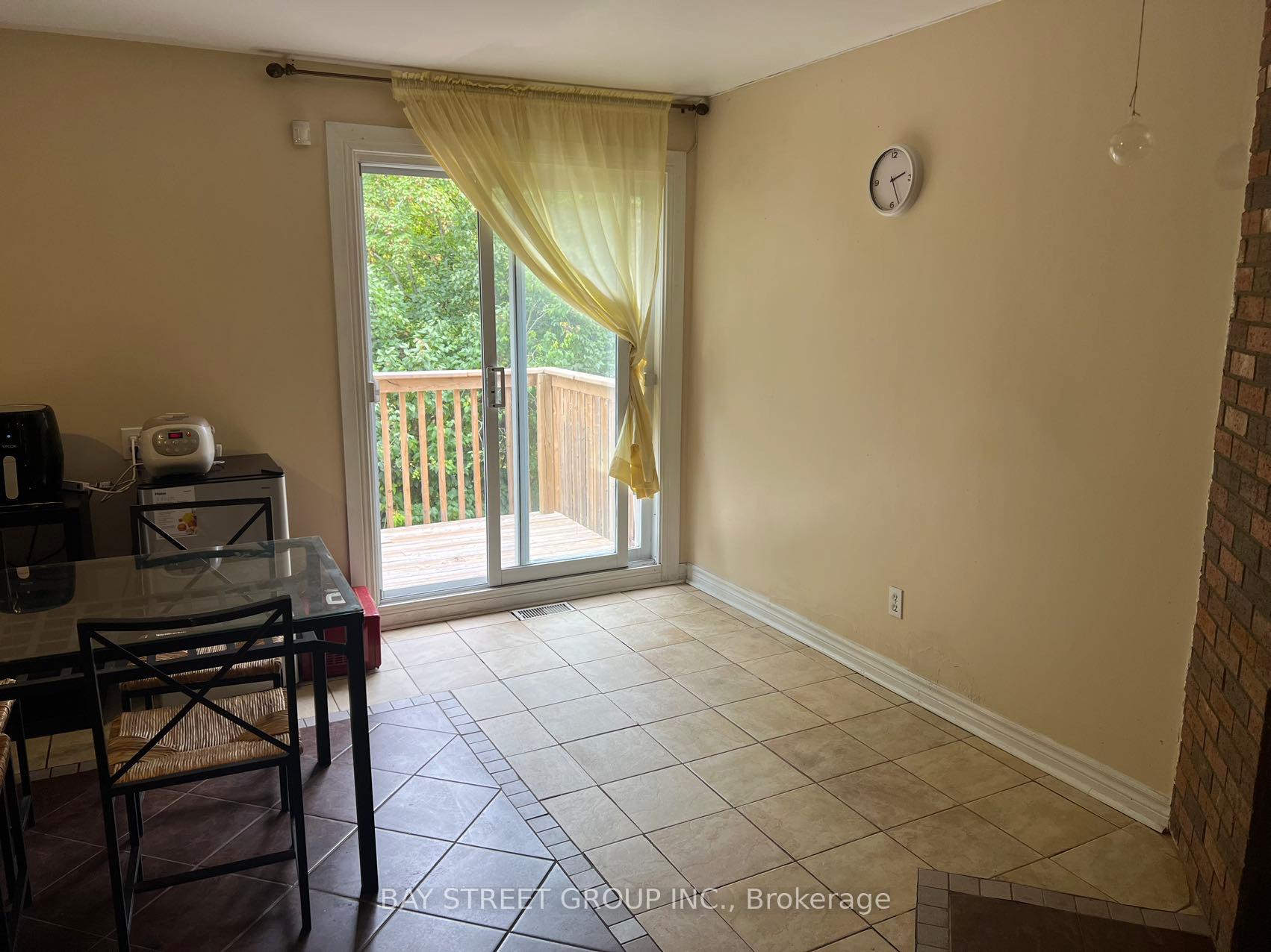 Photo 22 of 2549 Flannery Drive, Ottawa, Mooneys Bay/Riverside Park — HOMEH