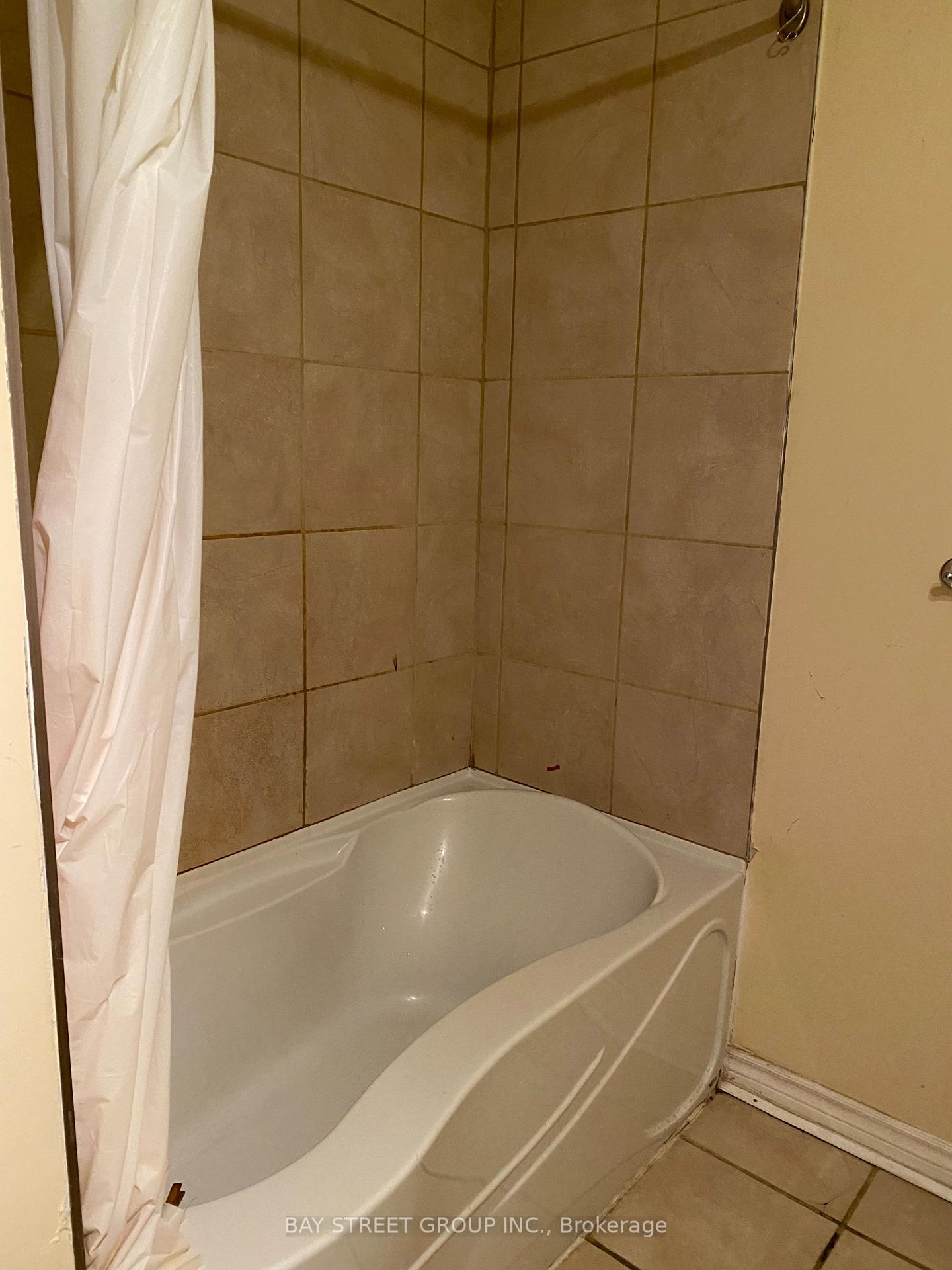 Photo 30 of 2549 Flannery Drive, Ottawa, Mooneys Bay/Riverside Park — HOMEH